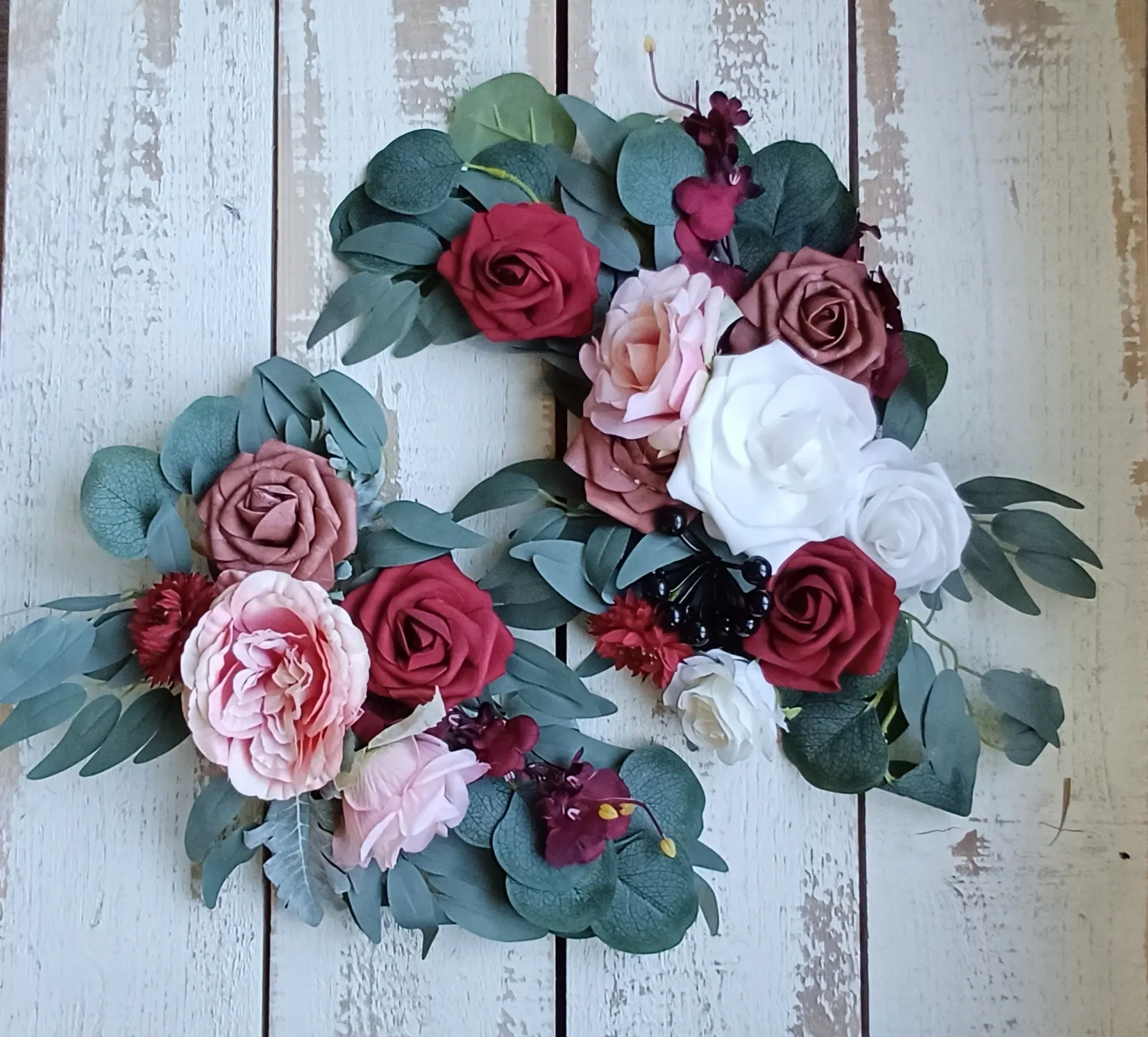 Kukka-asetelma, tummanpunainen