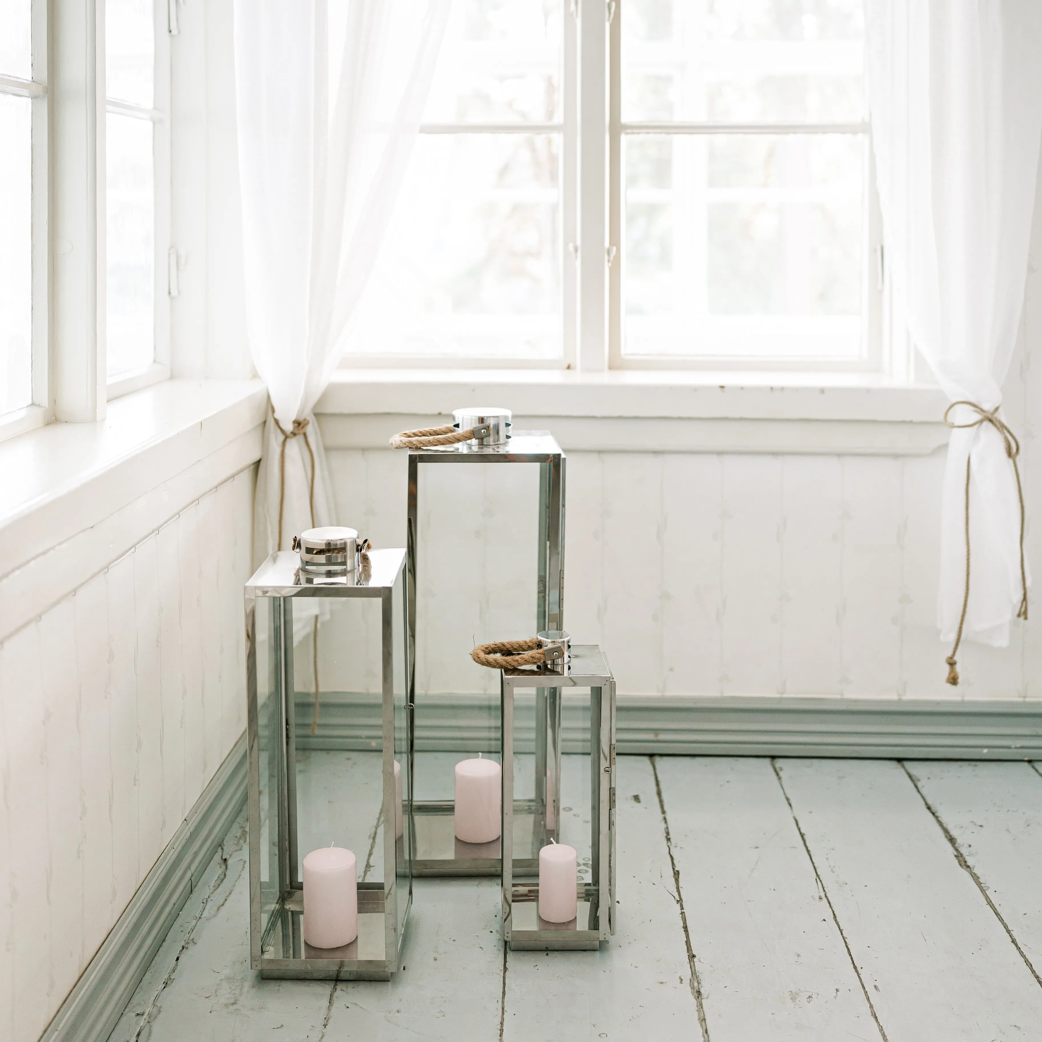 Hopea lyhty köydellä