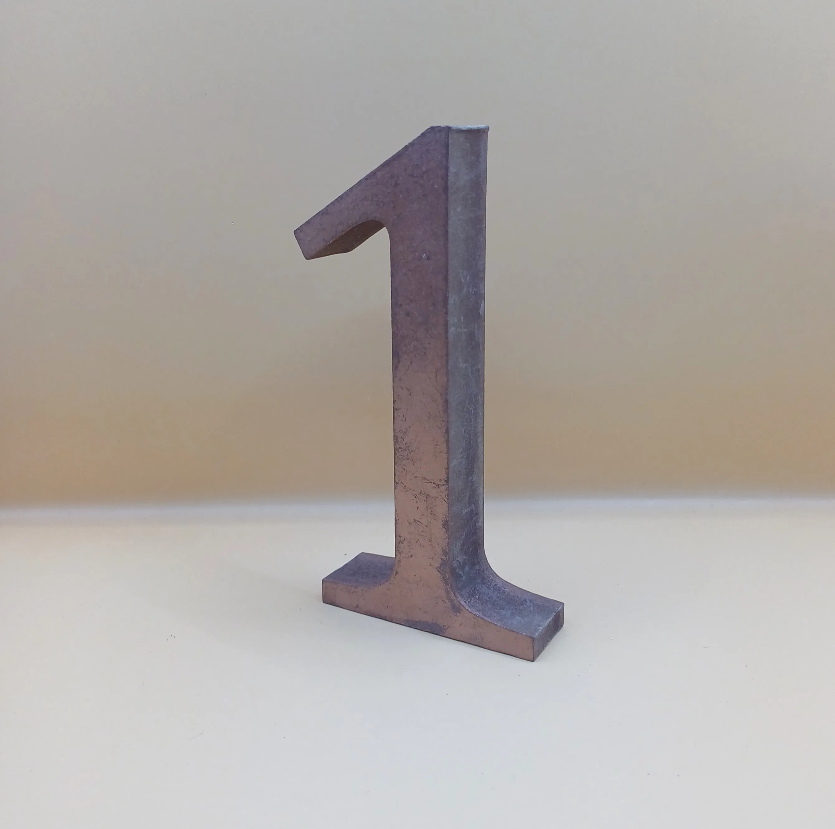 Pöytänumerot 1-18, pronssi