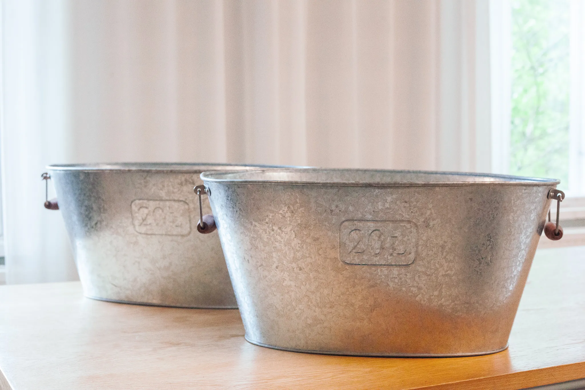 Sinkkiastia 20l, puiset kahvat