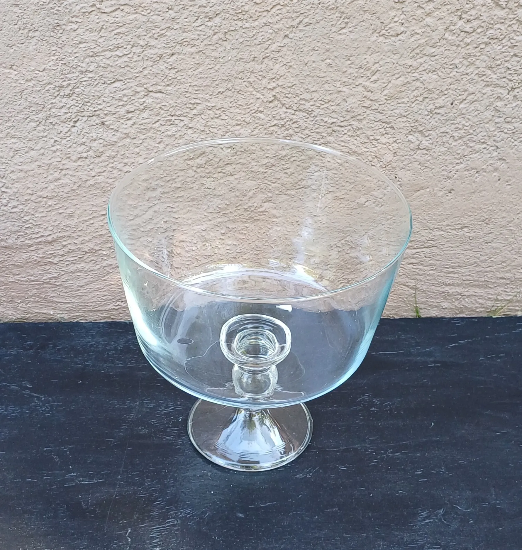 Jalalliset korkeat tarjoiluastiat