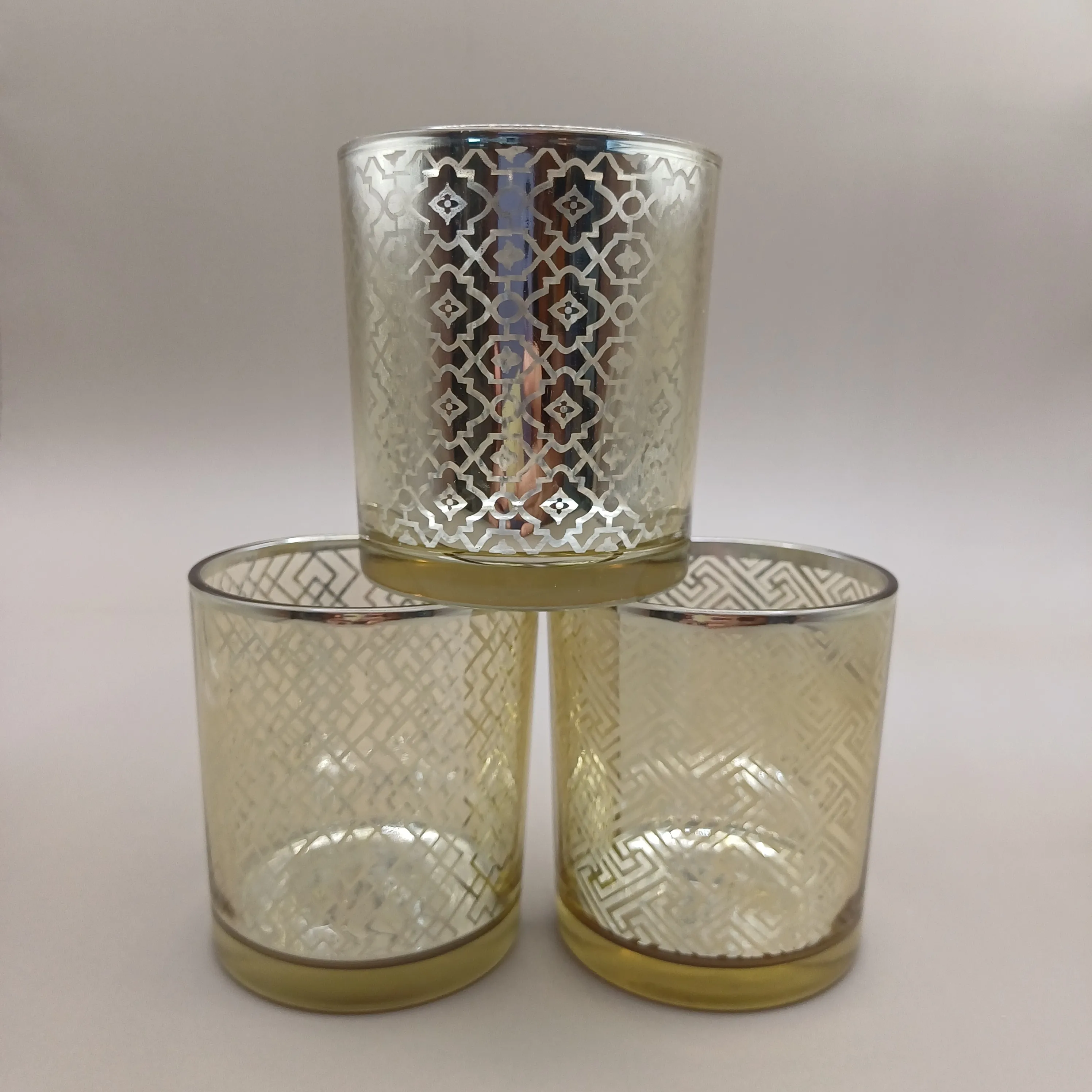 Kultainen tuikkukippo iso ja pieni