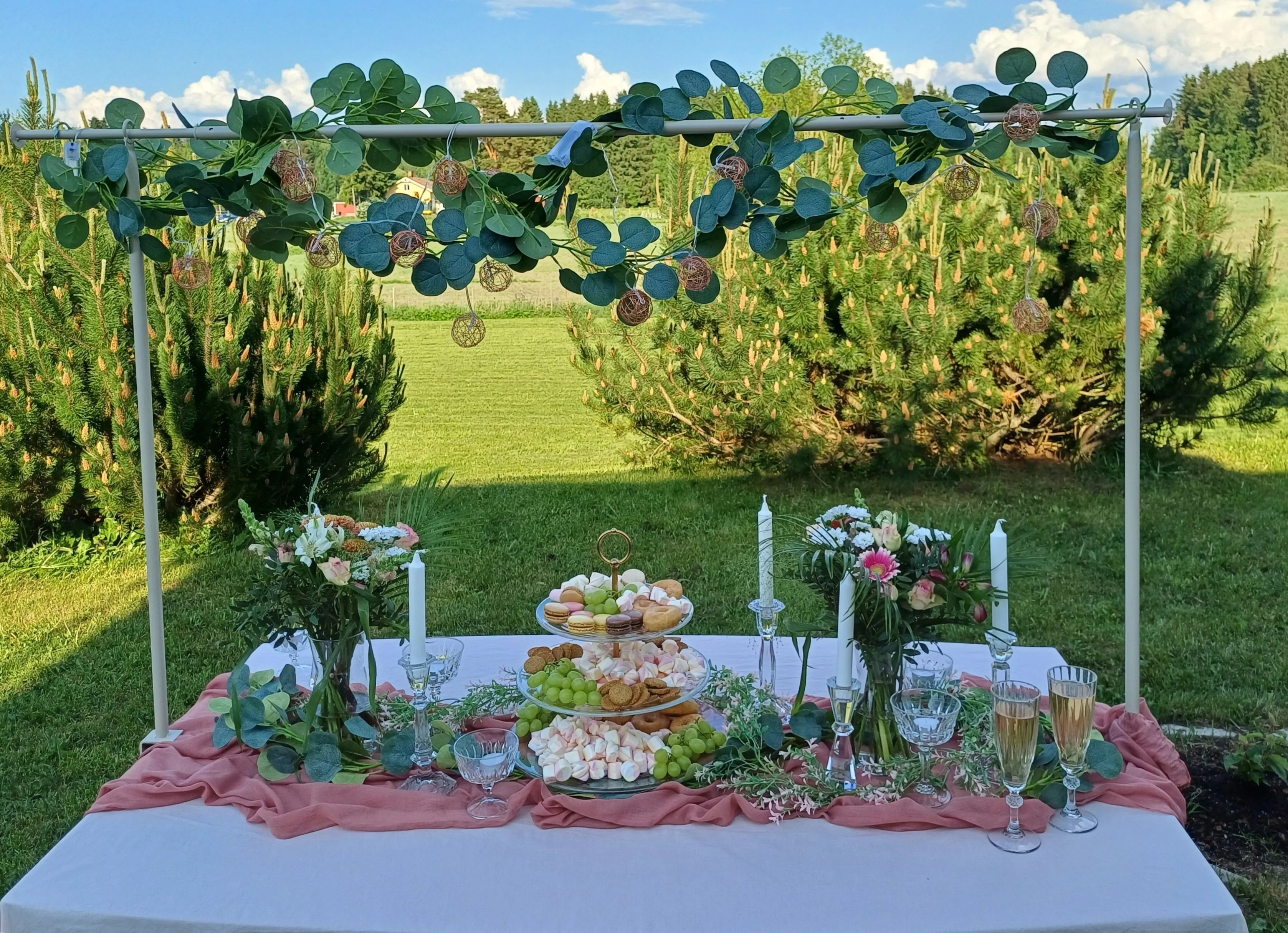 Teline pöytään, beige