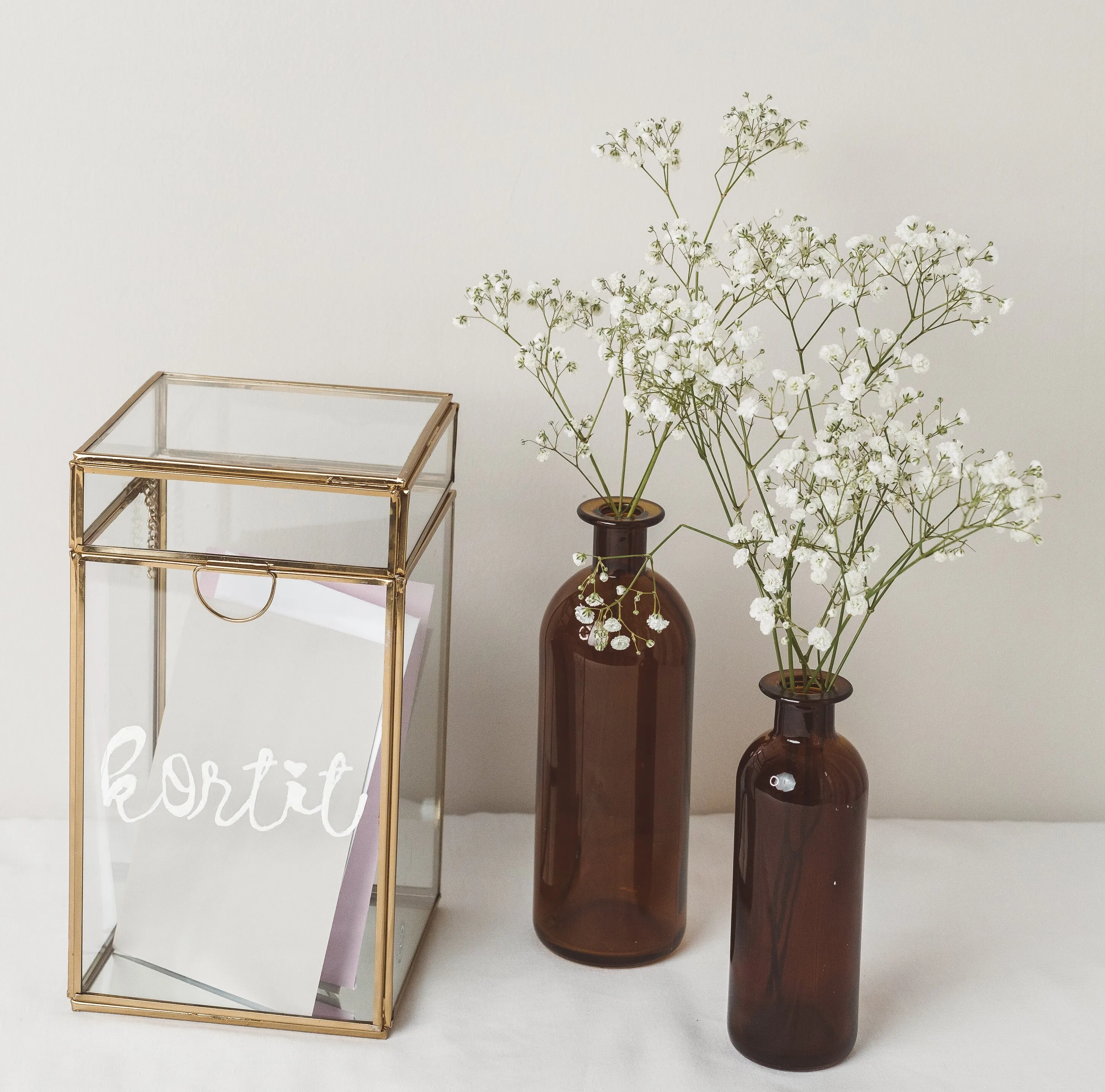 Pystymallinen korttilaatikko