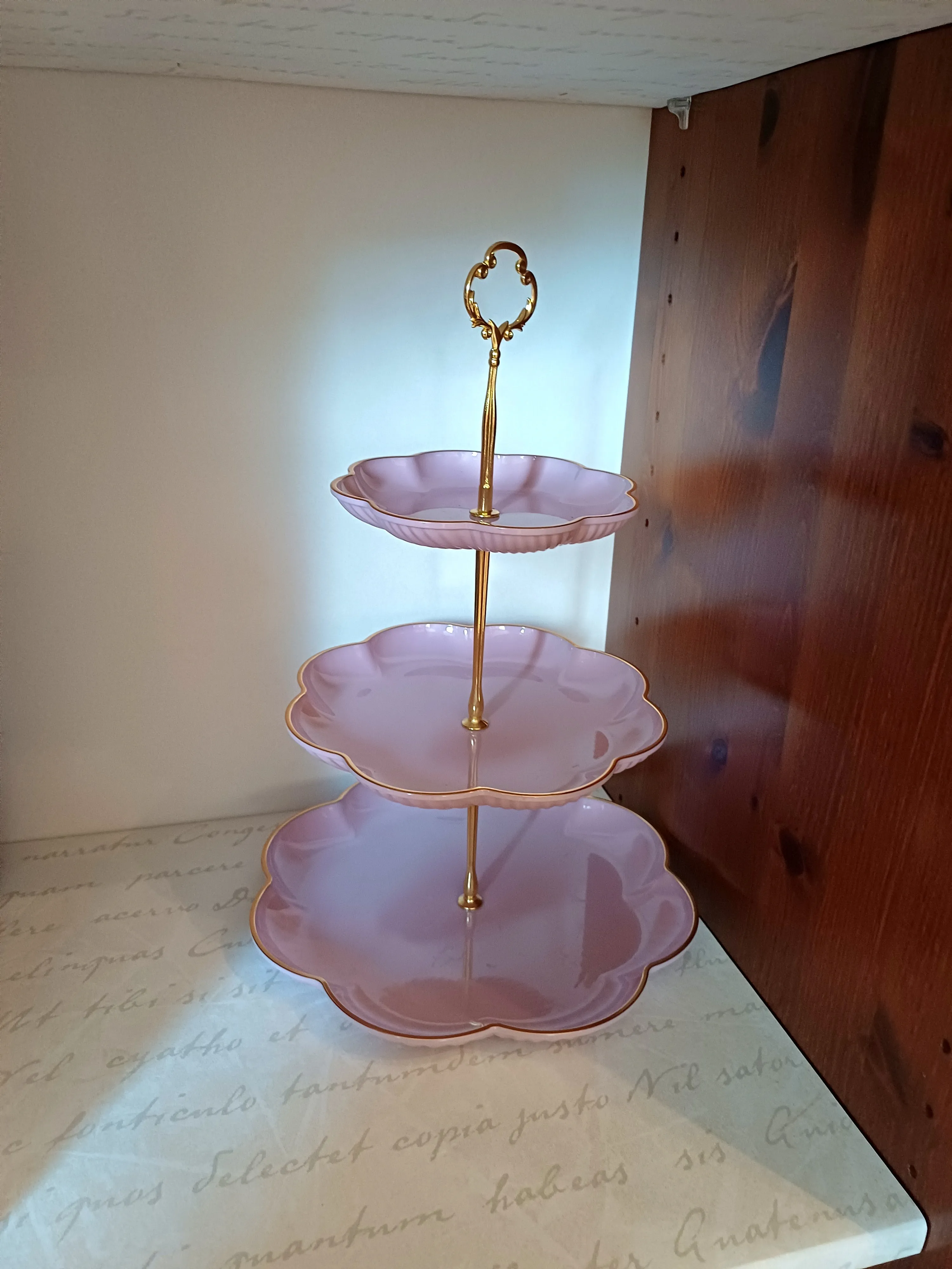 Kerrostarjotin, vaaleanpunainen