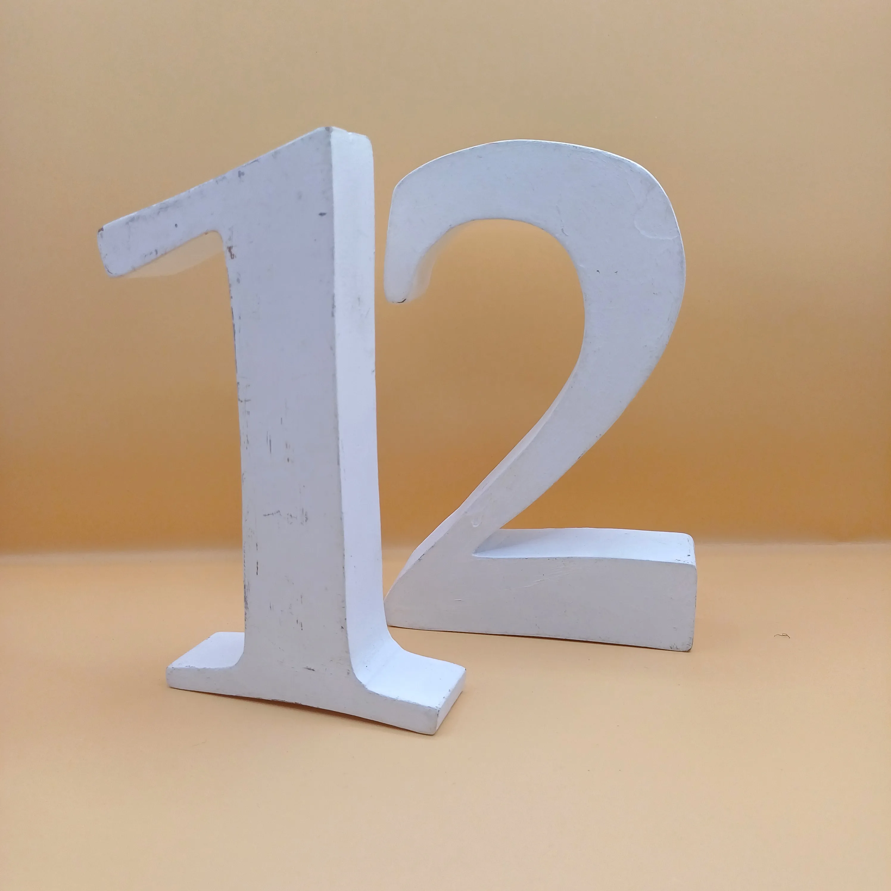 Pöytänumerot 1-14, valkoinen