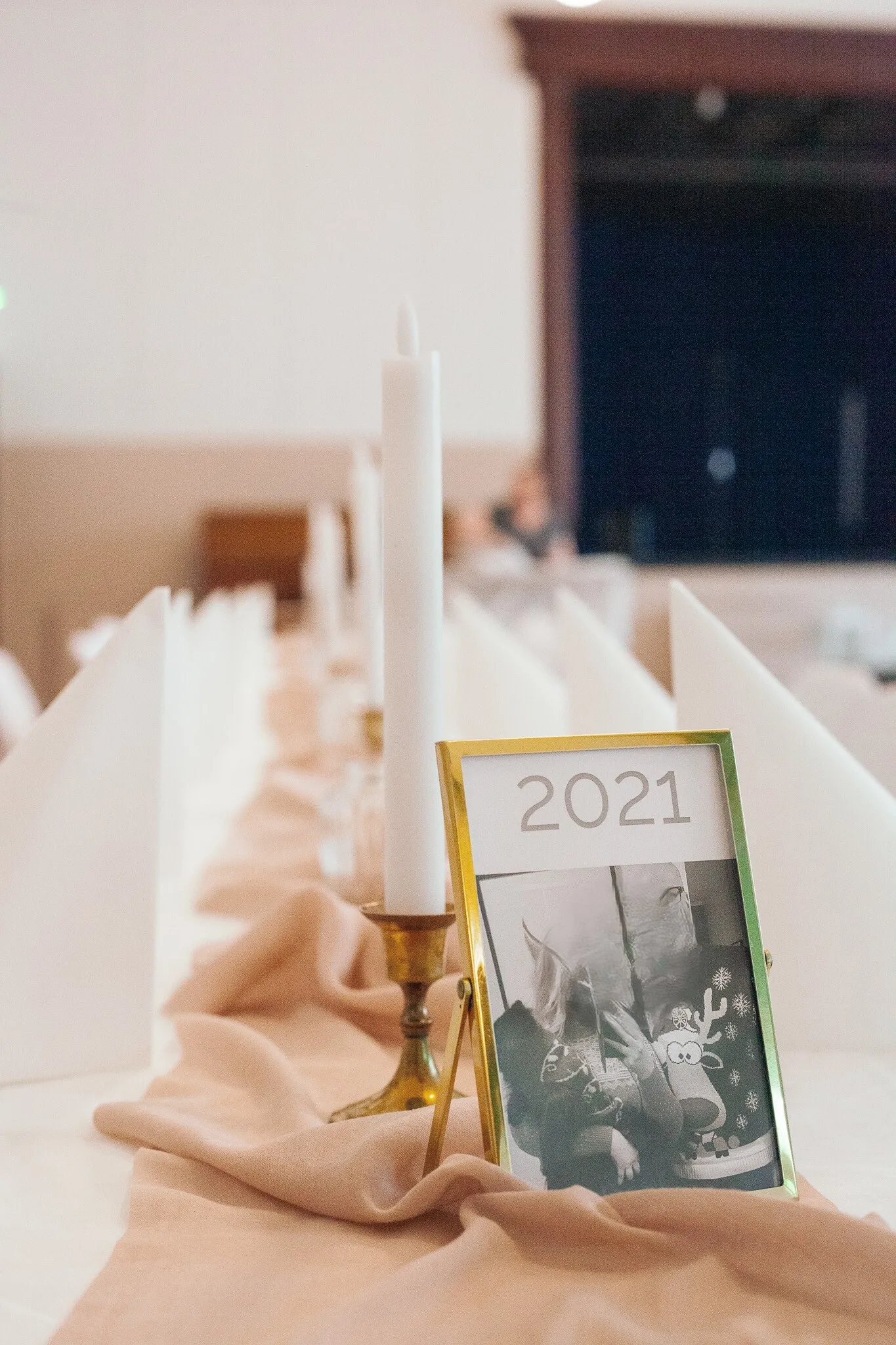 Ohut reunaiset kehykset 10x15cm, kulta