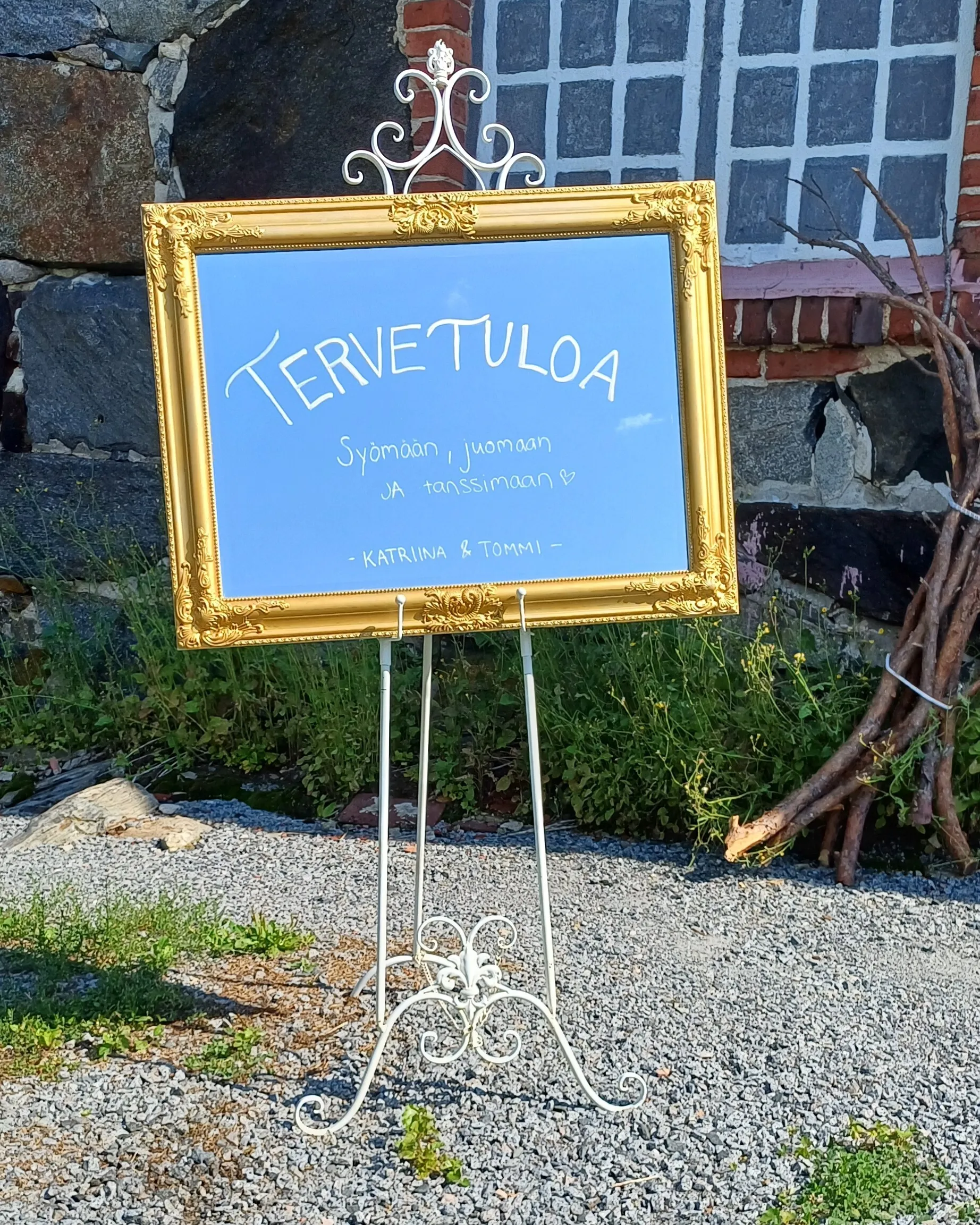 Maalausteline, metallinen