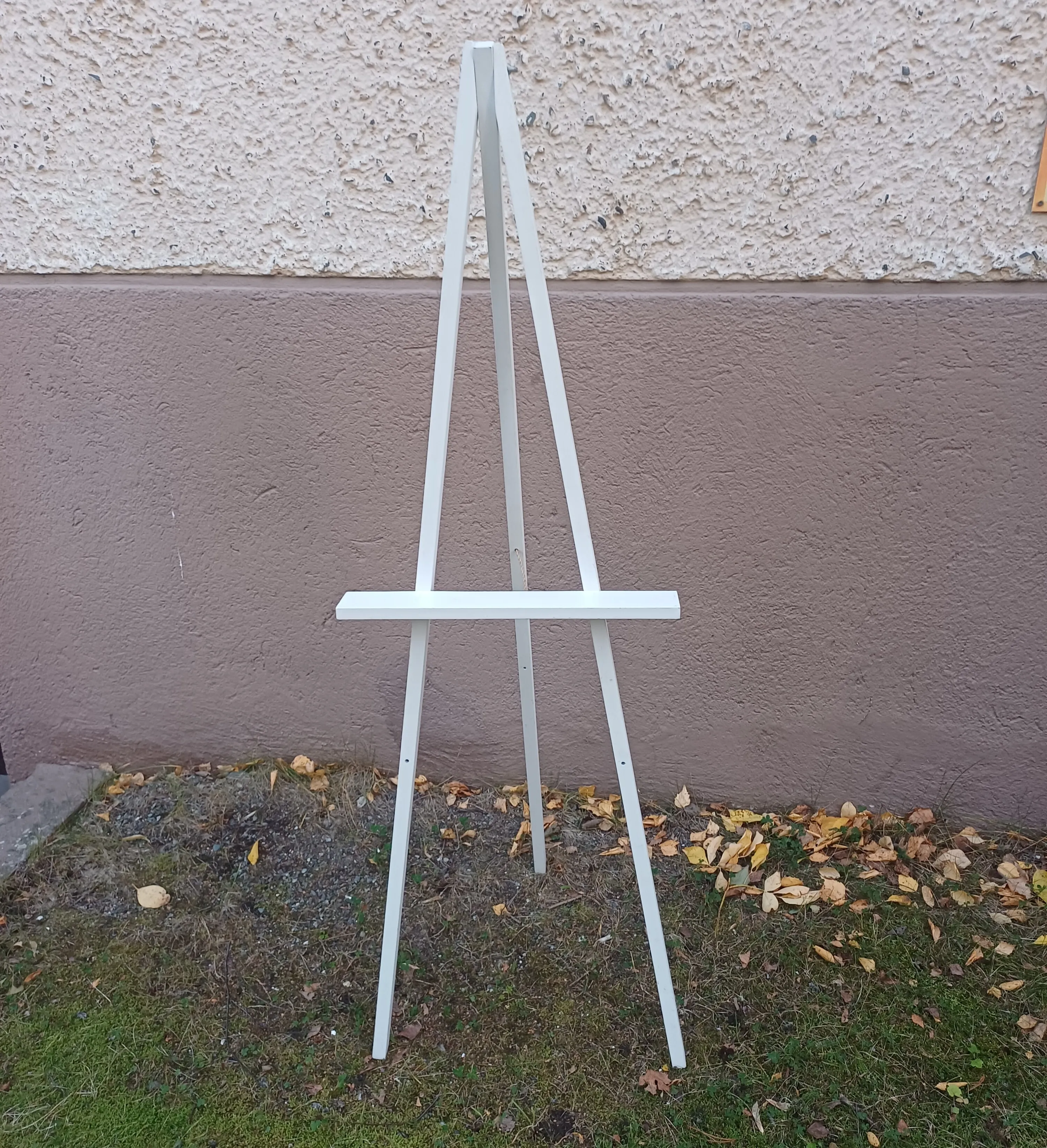 Maalausteline, valkoinen