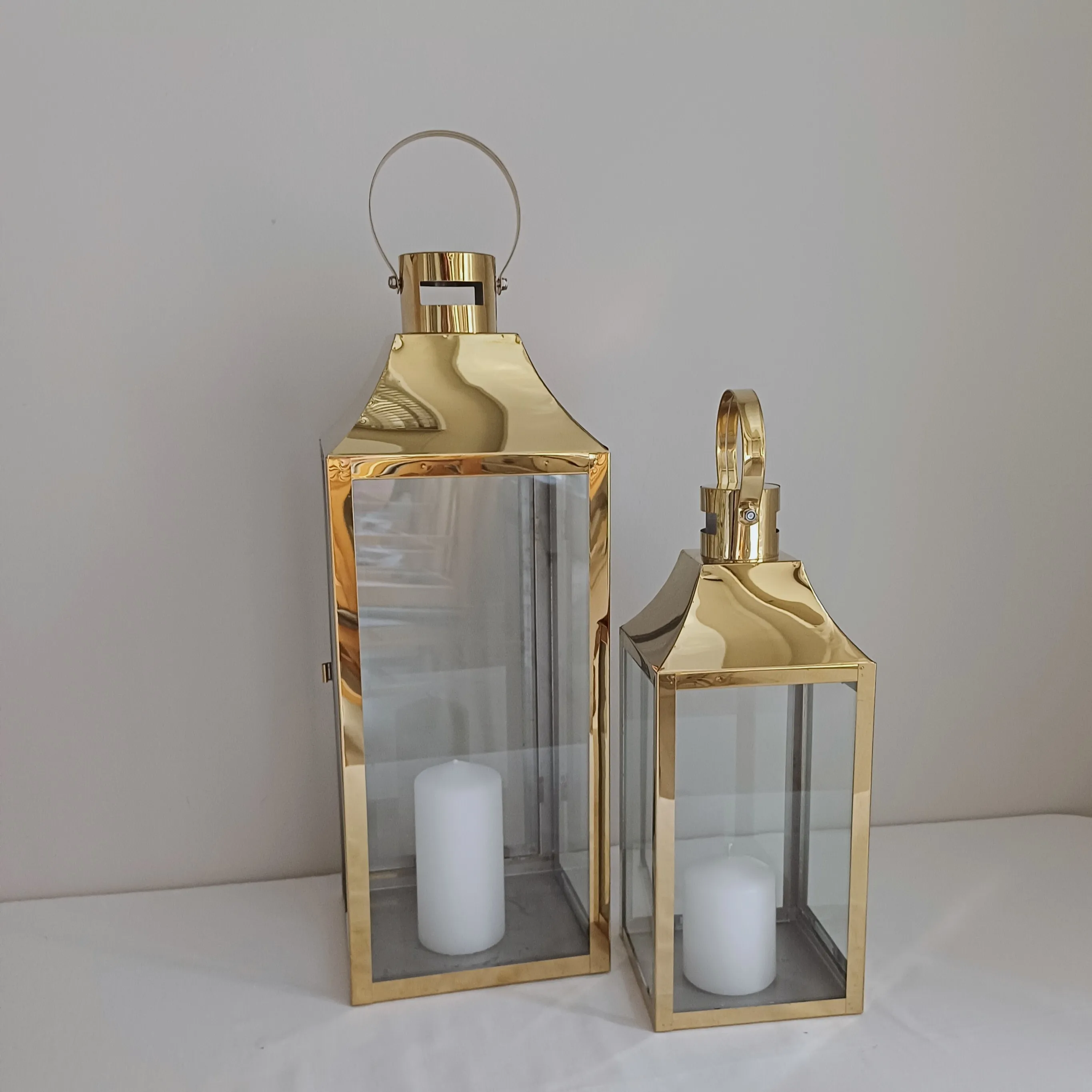 Kultainen lyhty, iso ja pieni