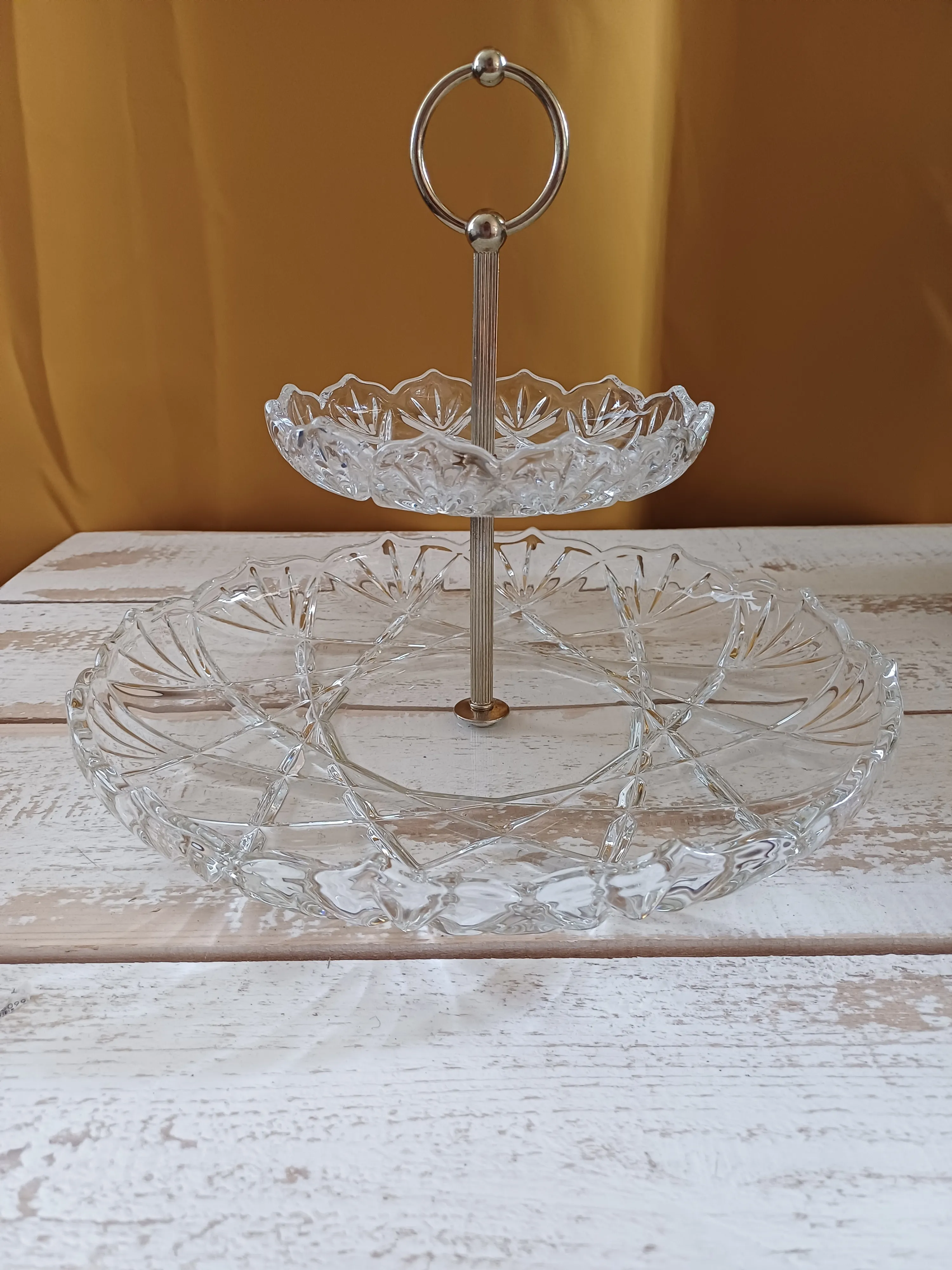 Kerrostarjotin, kristalli