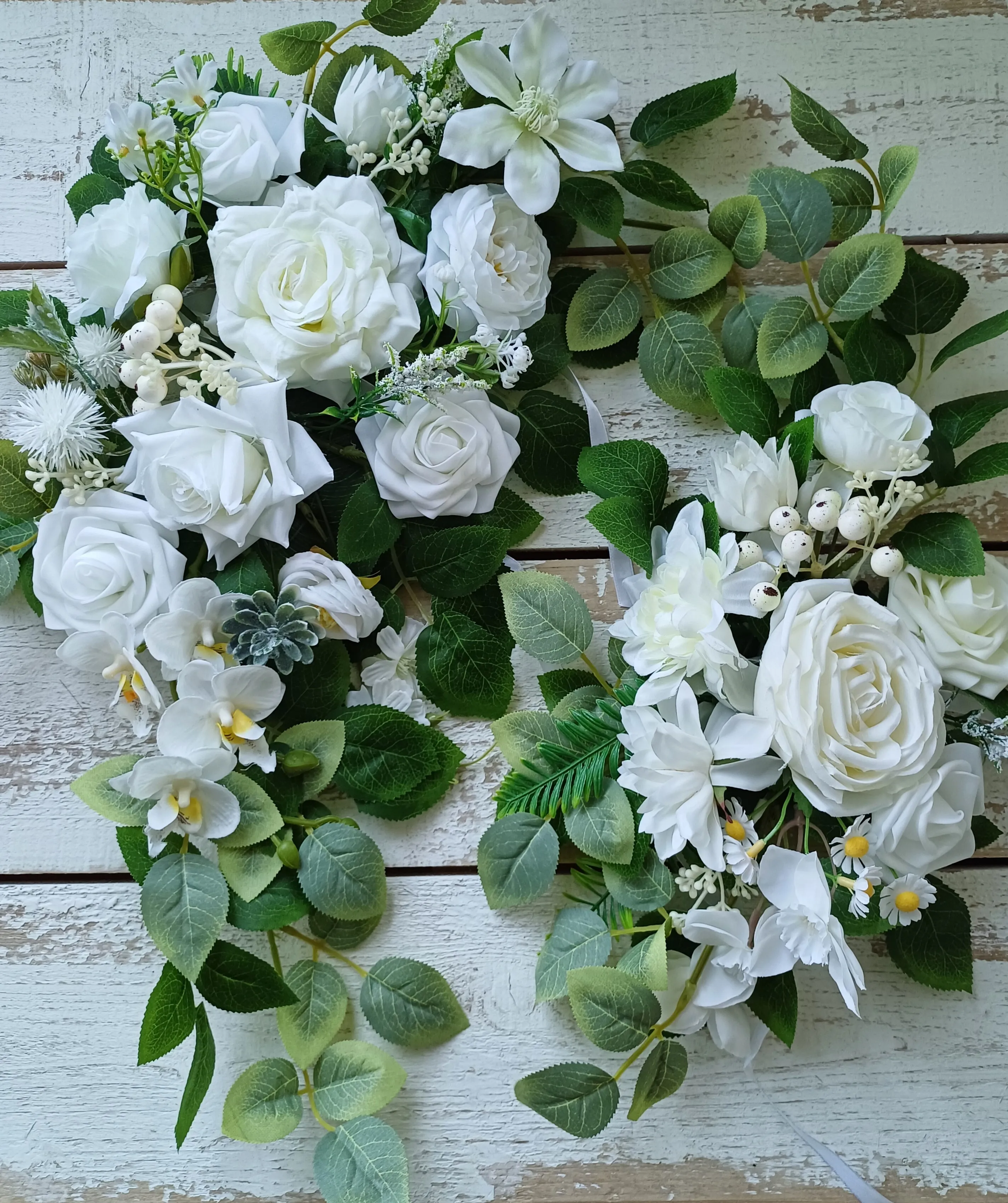 Kukka-asetelma, valkoinen