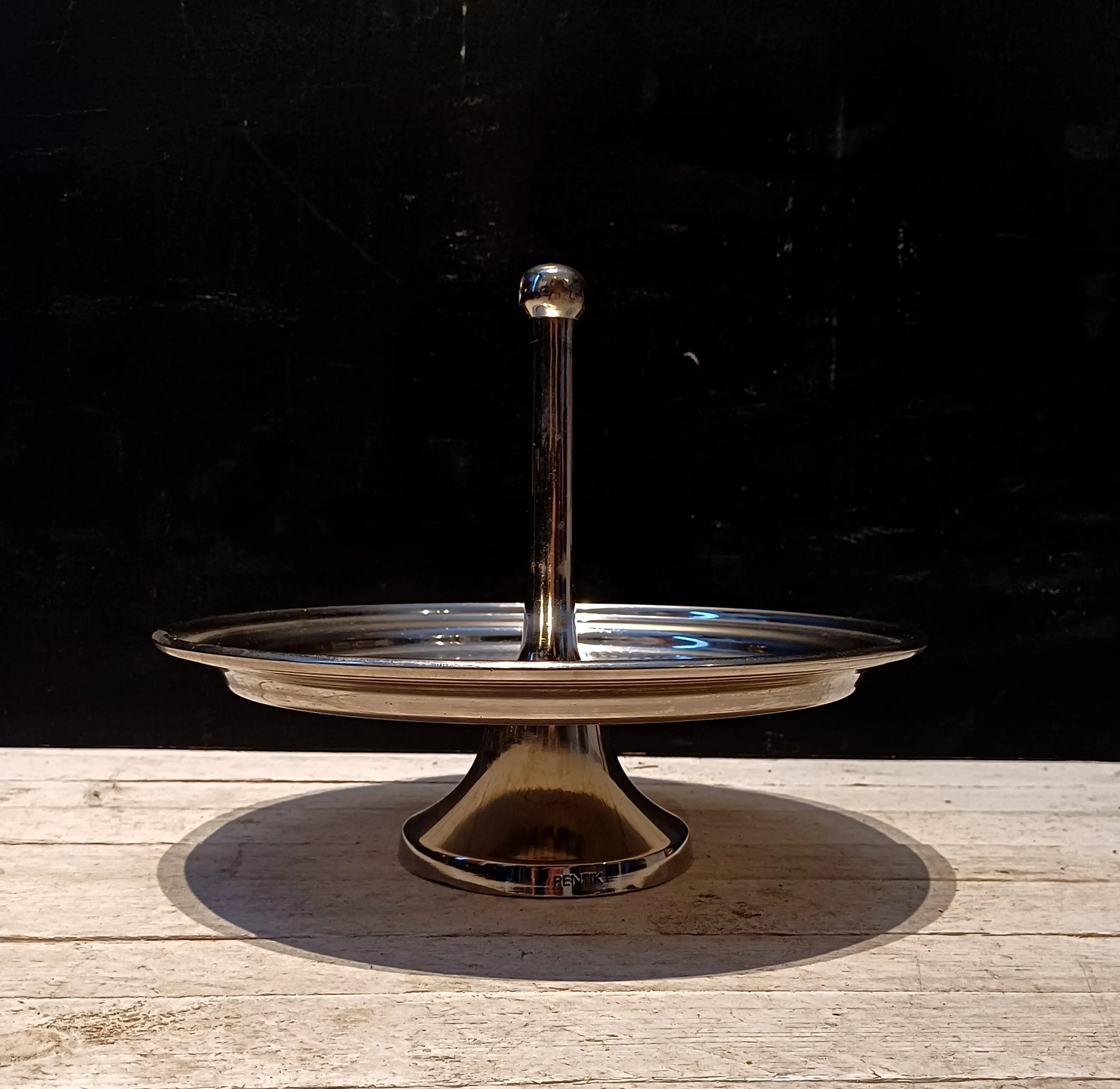 Tarjoiluastia, Pentik