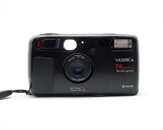 Yashica T4D