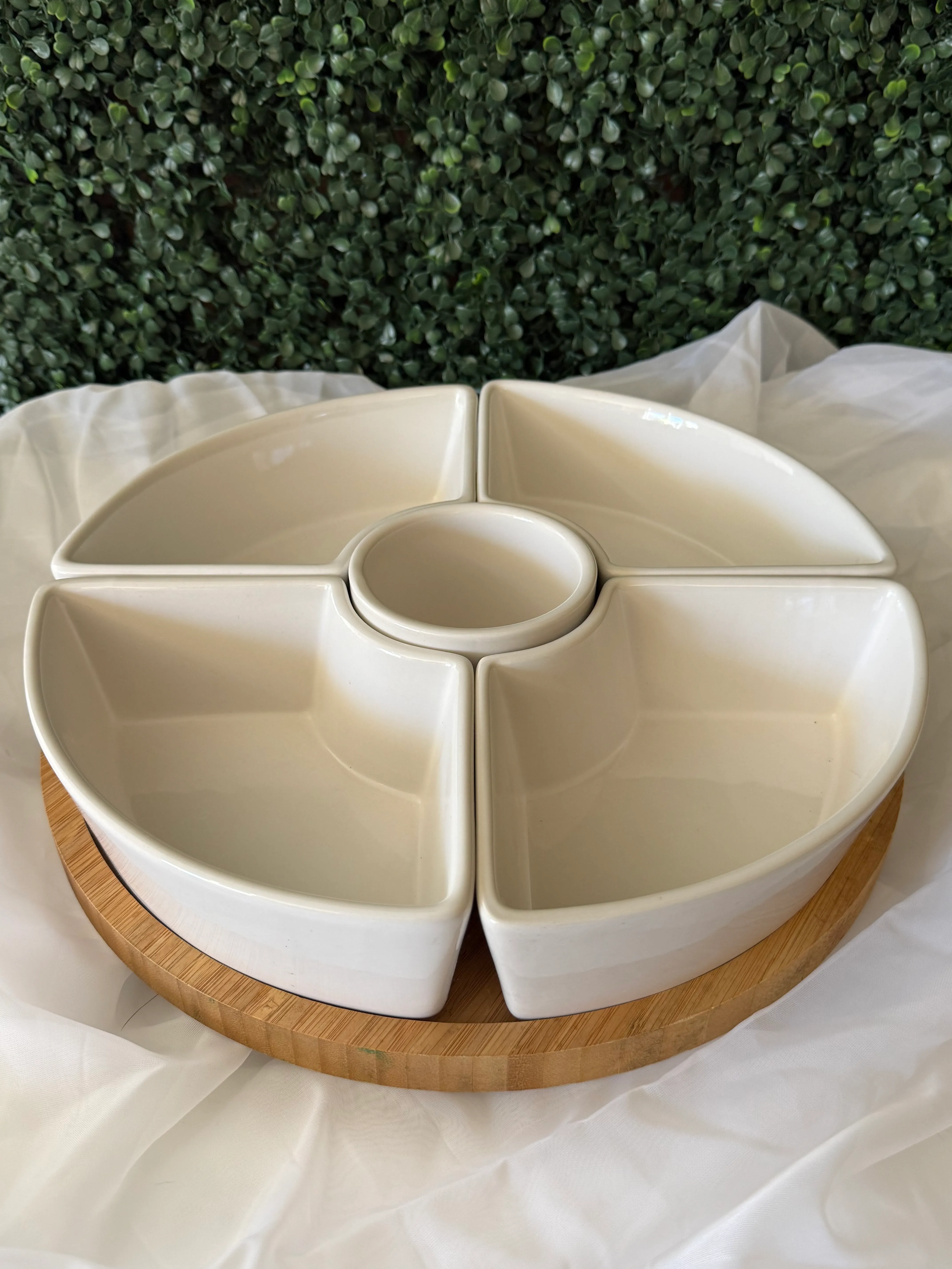 Rotating 4 Compartment Serving Tray