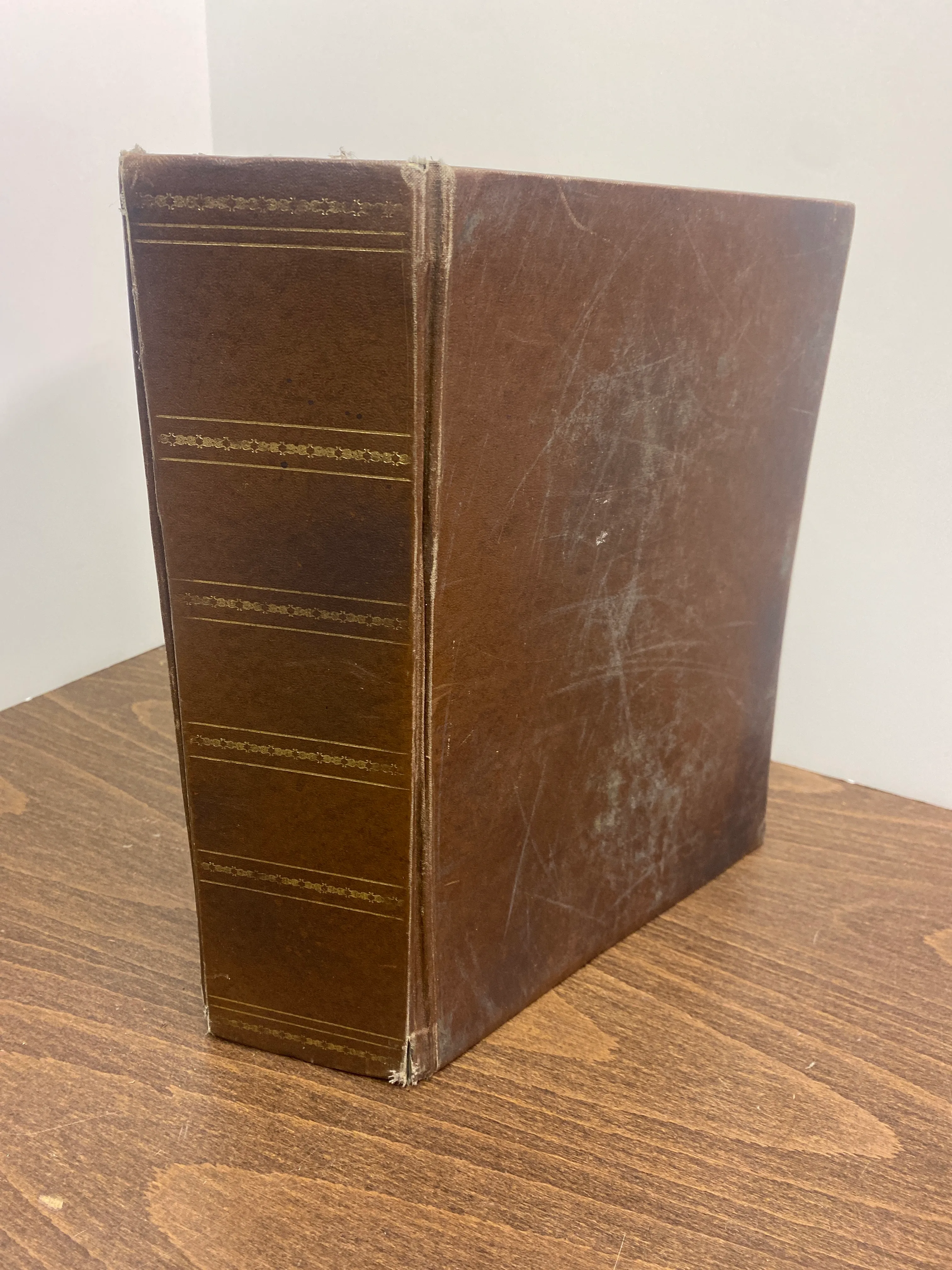 Heavy book, written in spanish