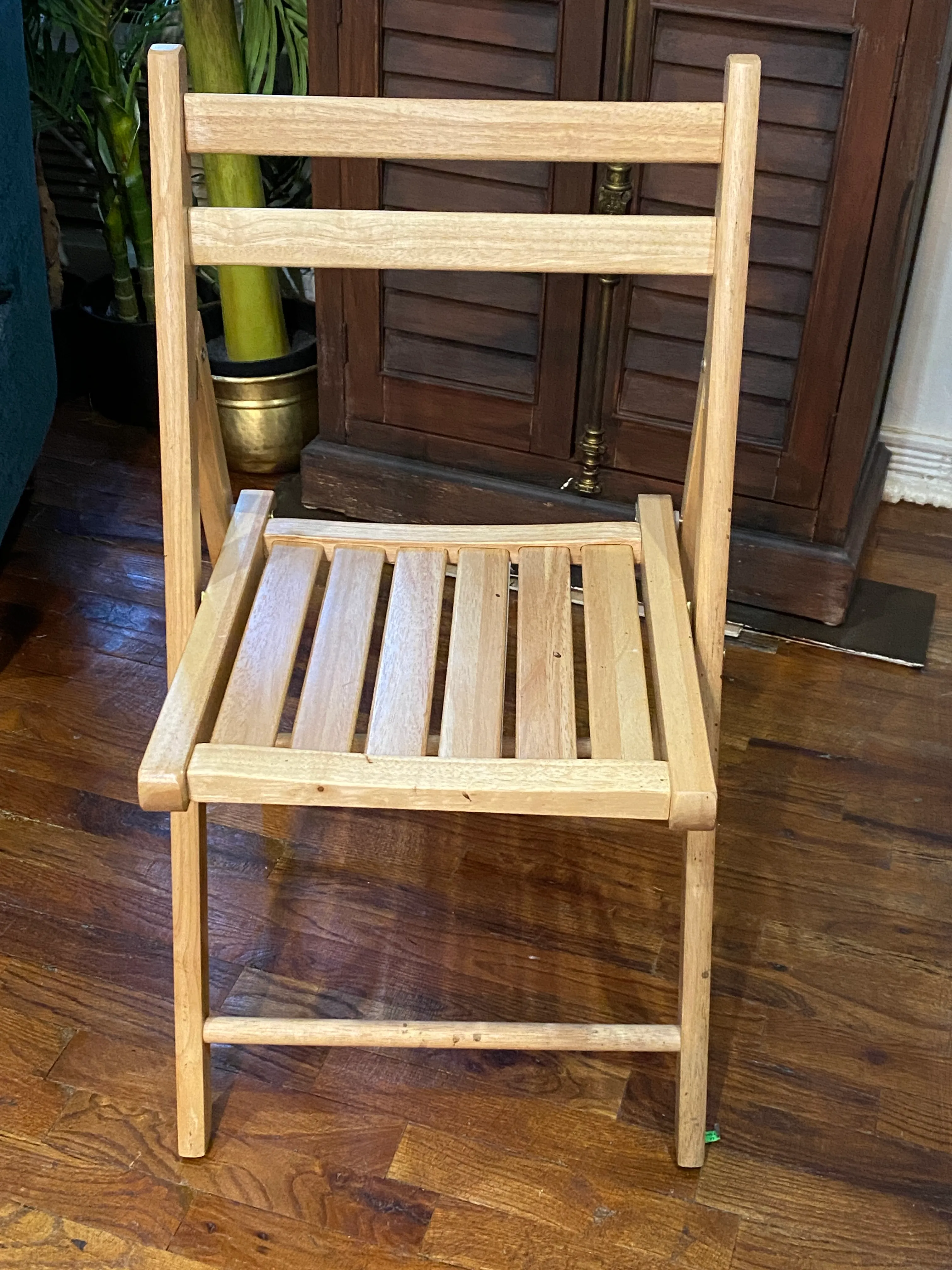Light Wood Slats Folding Chair