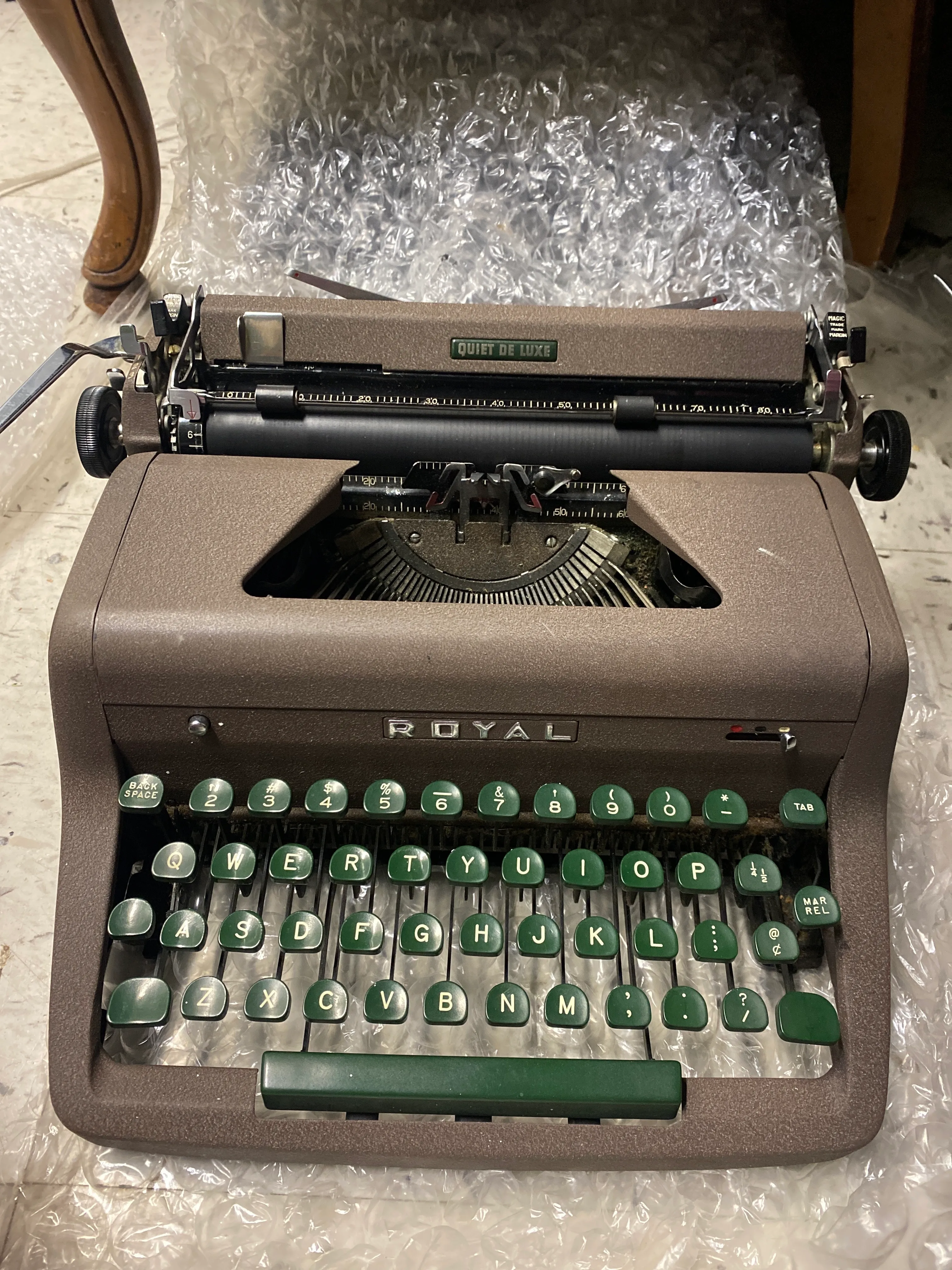 1955 Royal Quiet de Luxe Typewriter 