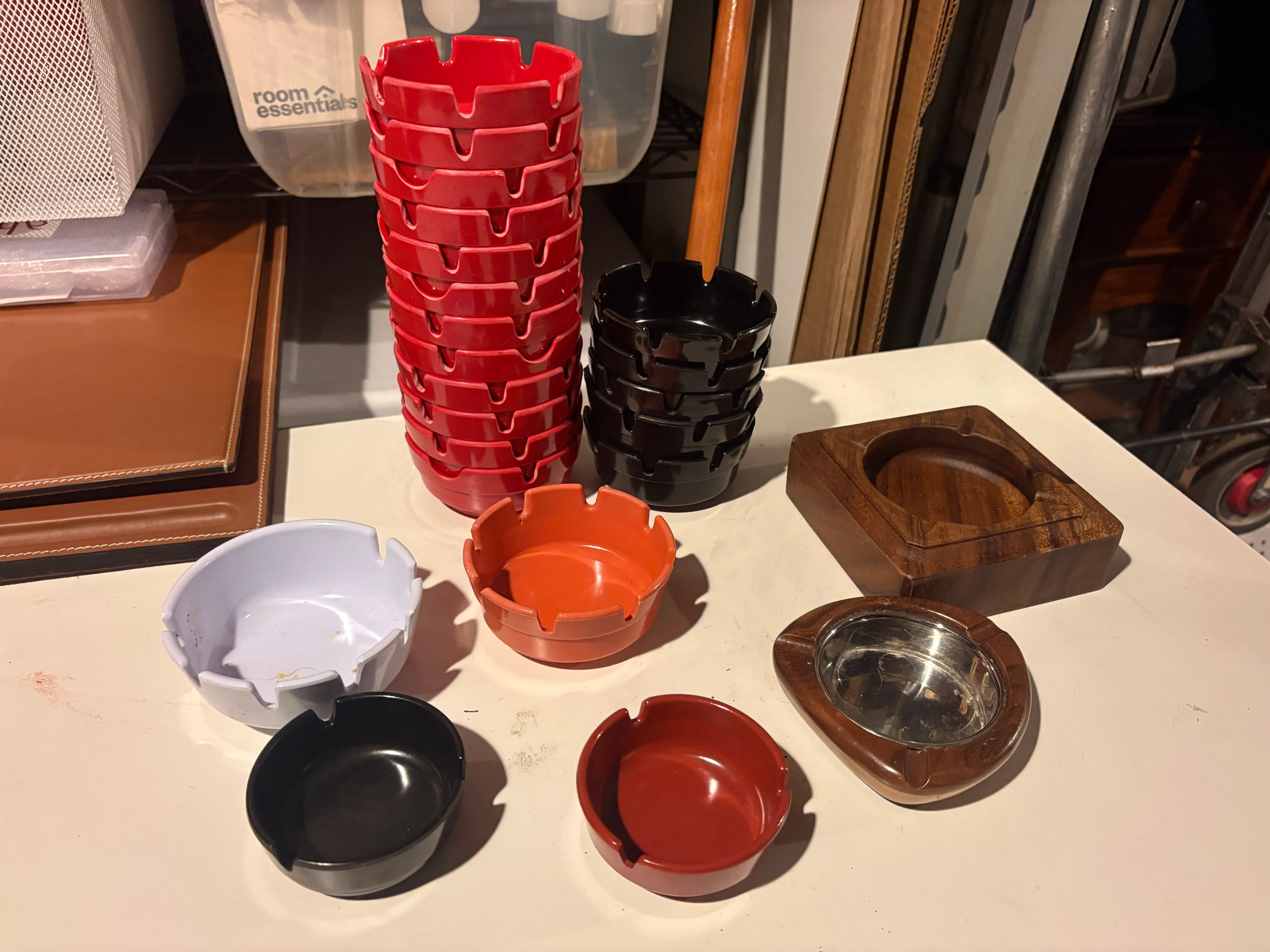 Plastic Ash Trays 