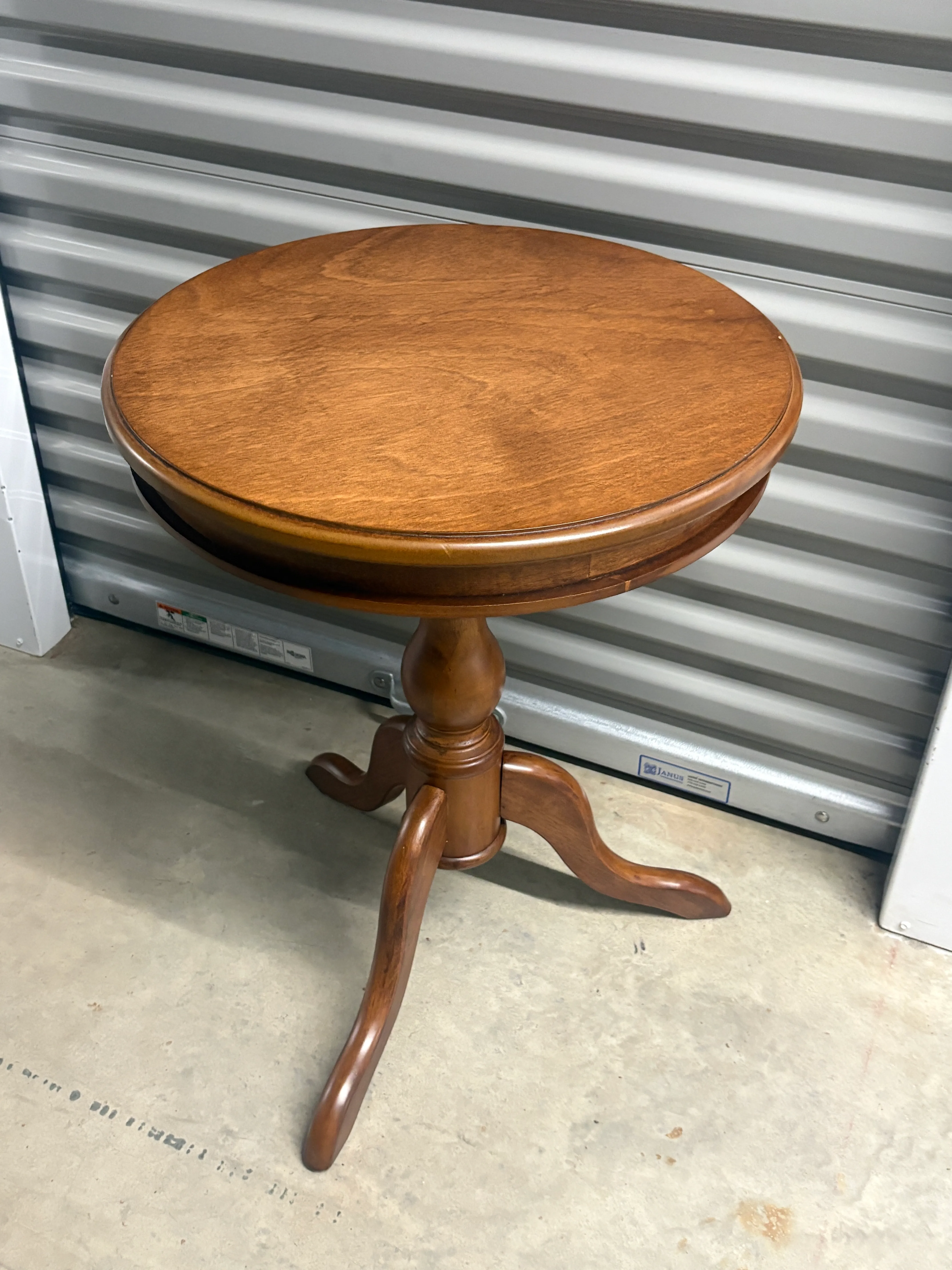 Round Side Table 