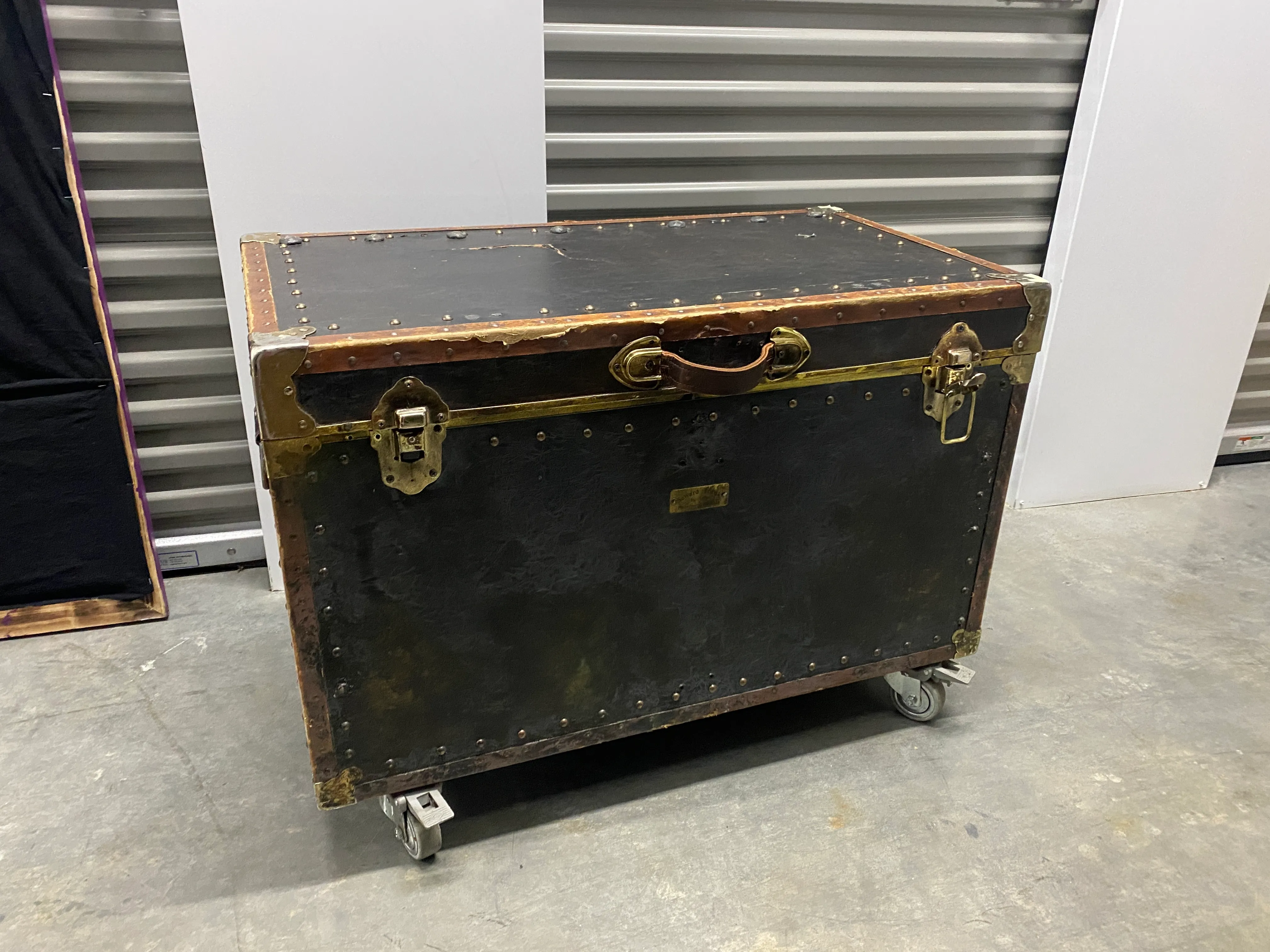 Large Trunk on Wheels