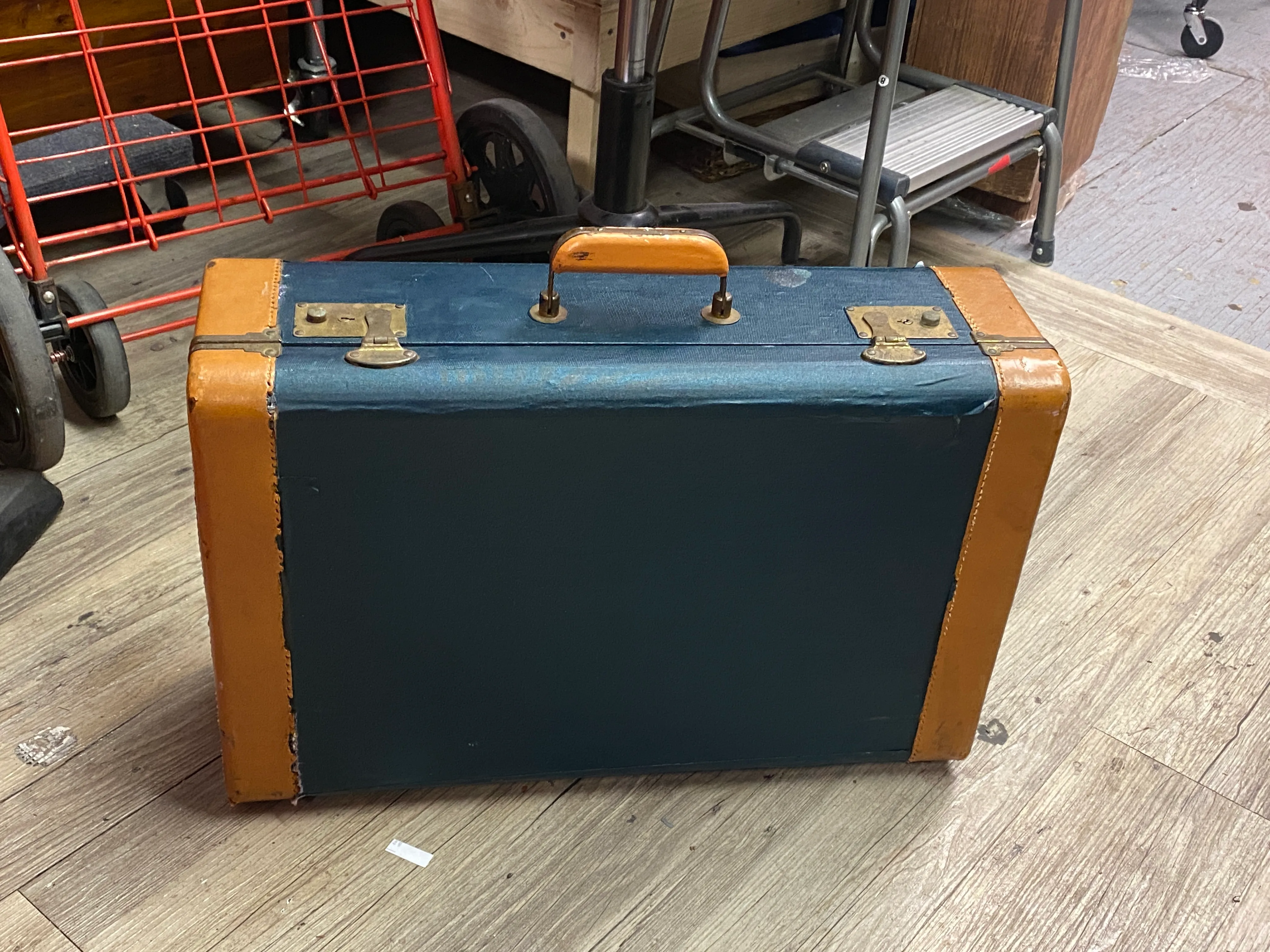 Green Hard Leather suitcase