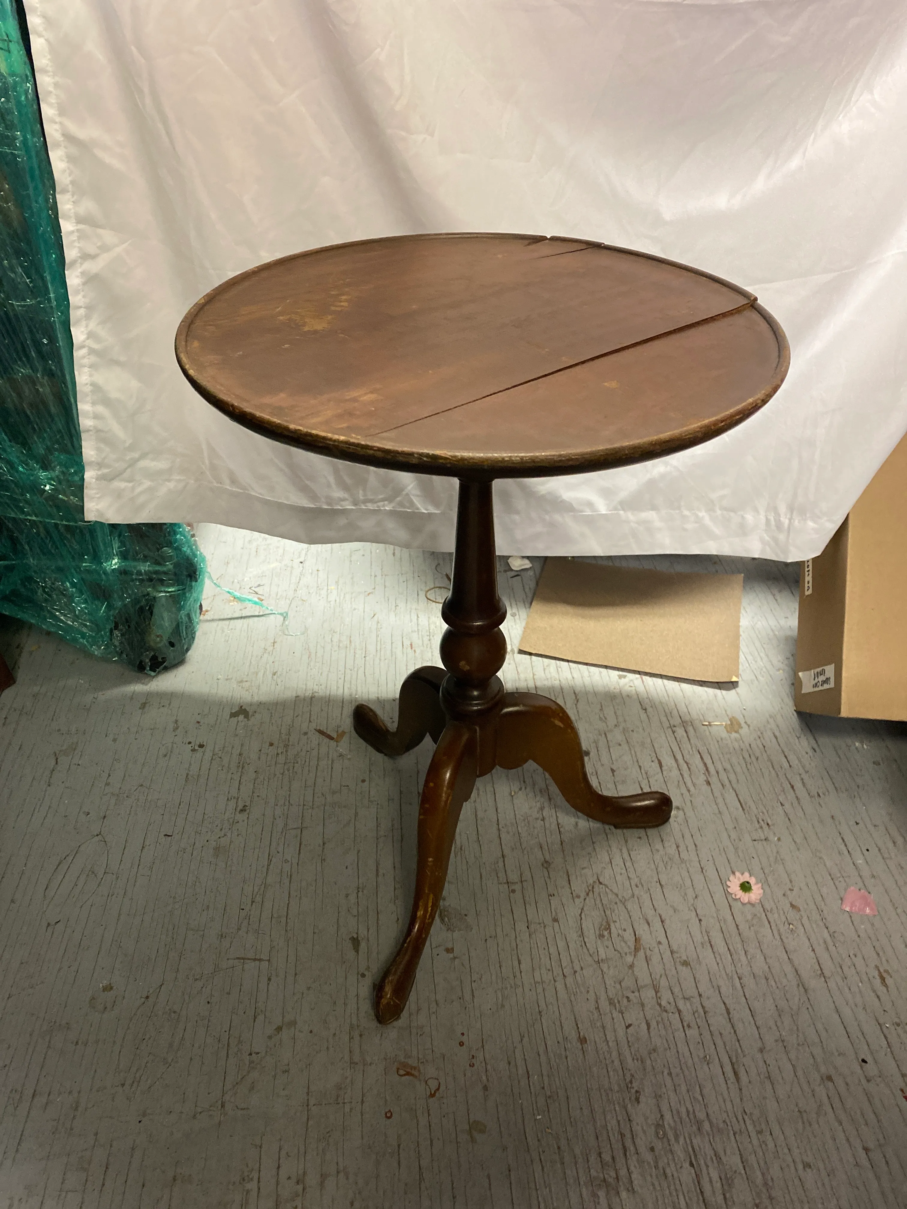 Round SIde Table