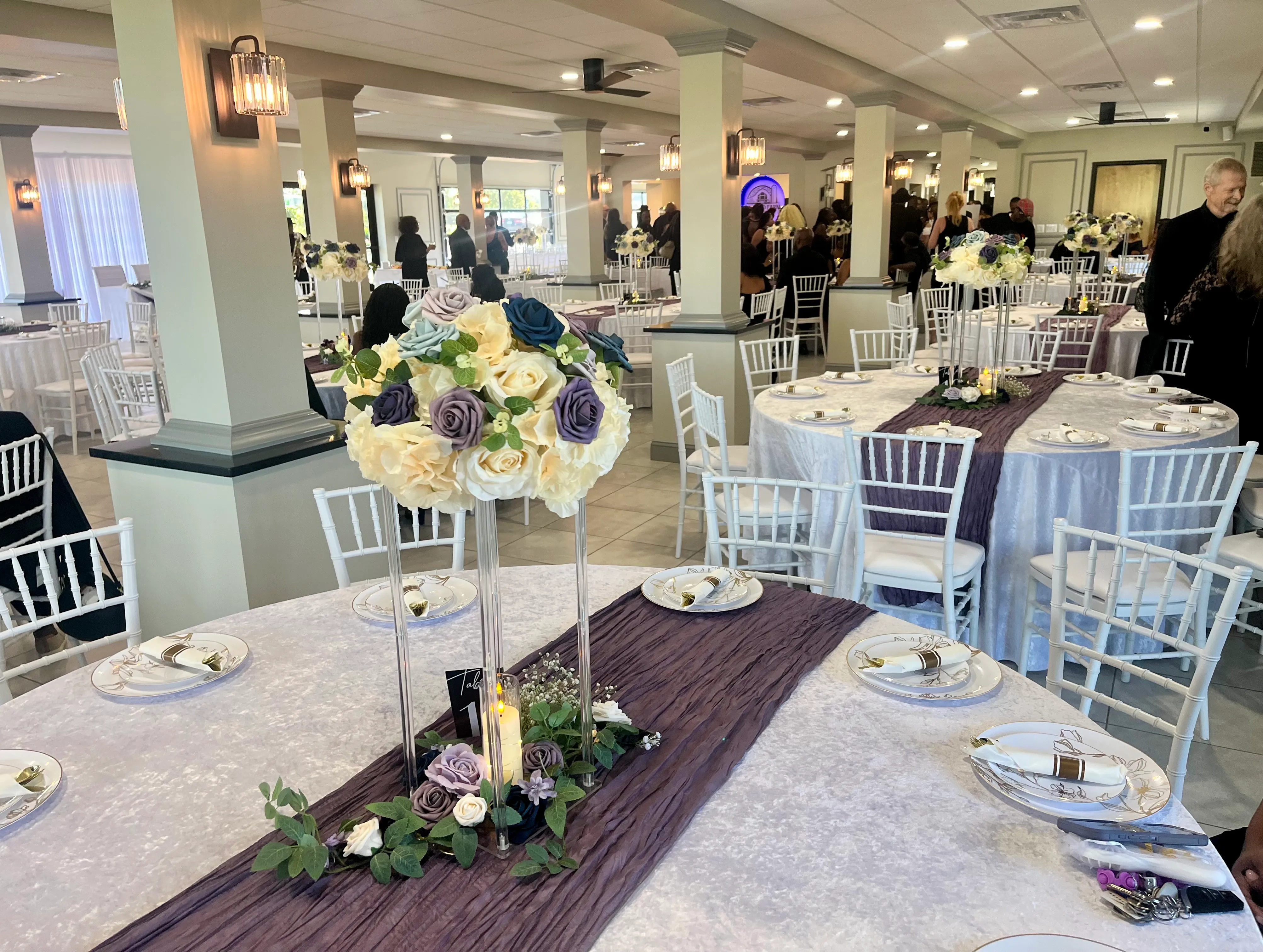 Centerpiece Acrylic Vase Clear Column Flower Vase Flowers 7.87"x 20" Rectangular Flower Display Table Flower Stands