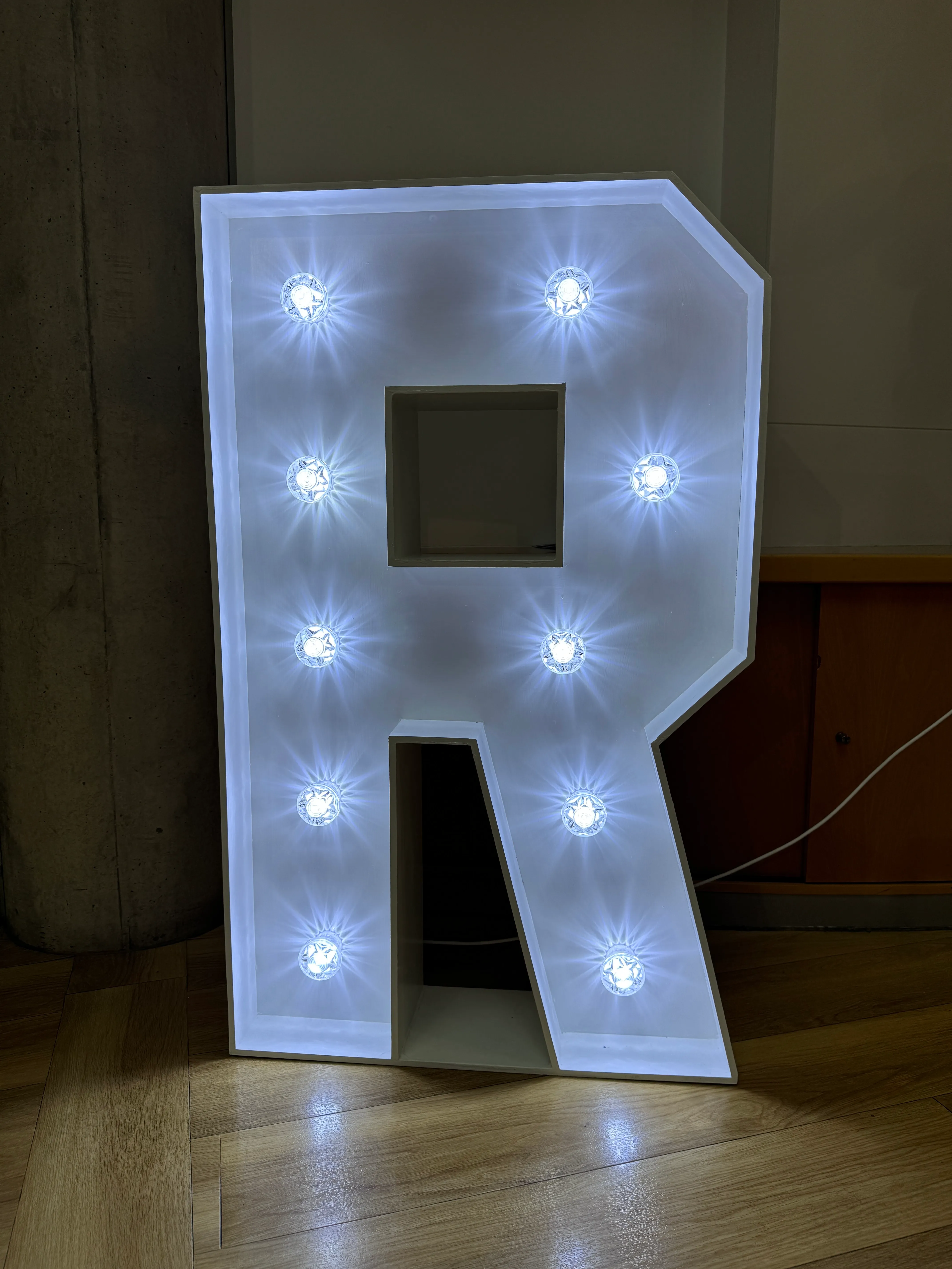Light Up Letter - R