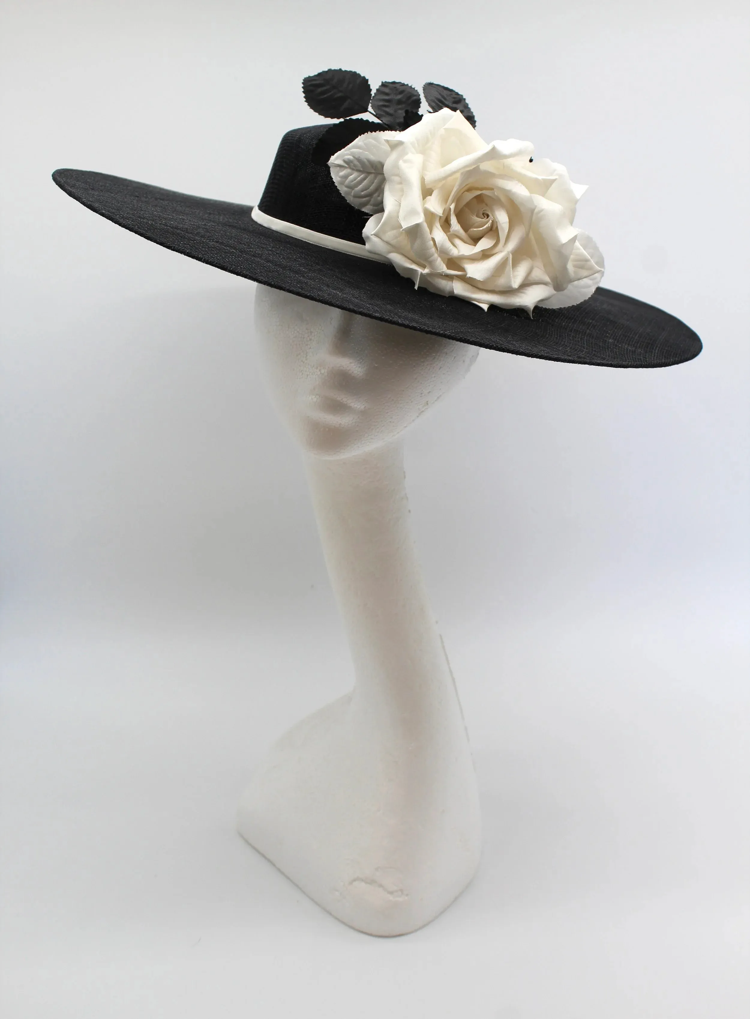 Sara - Black white rose