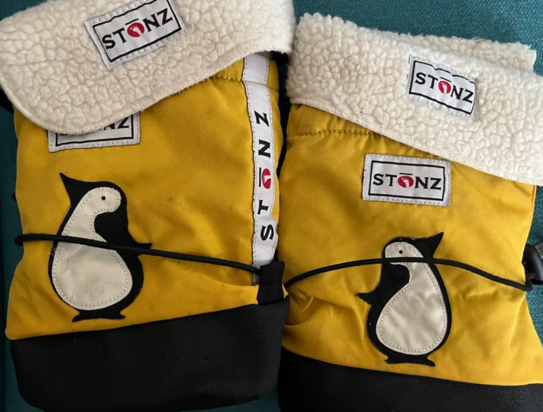 Yellow Stonz Penguin Logo Medium Size