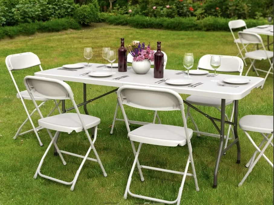 White folding chair