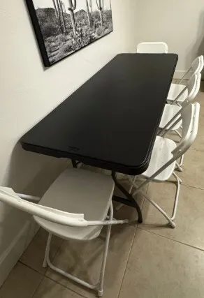 Rectangular table (72")