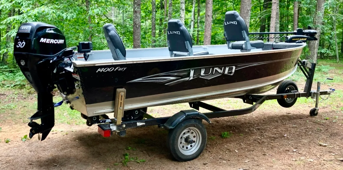 Lund 14' Fury 30hp EFI 4 stroke,  Bow Trolling Motor, Seats 4