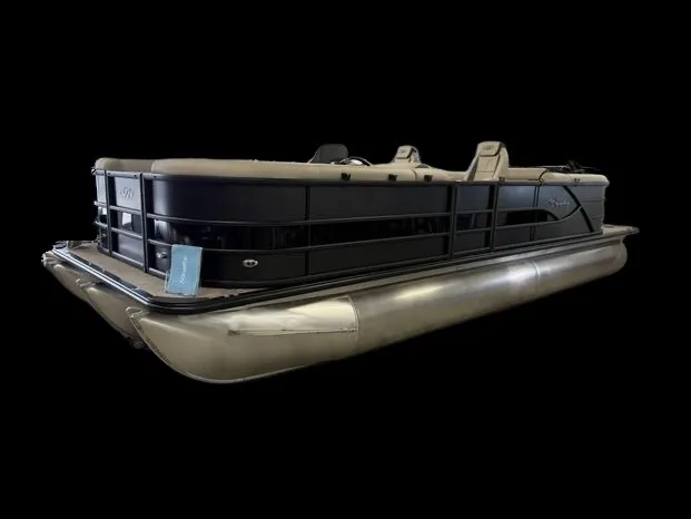 WPR Bentley 22’ 140hp Seats 15