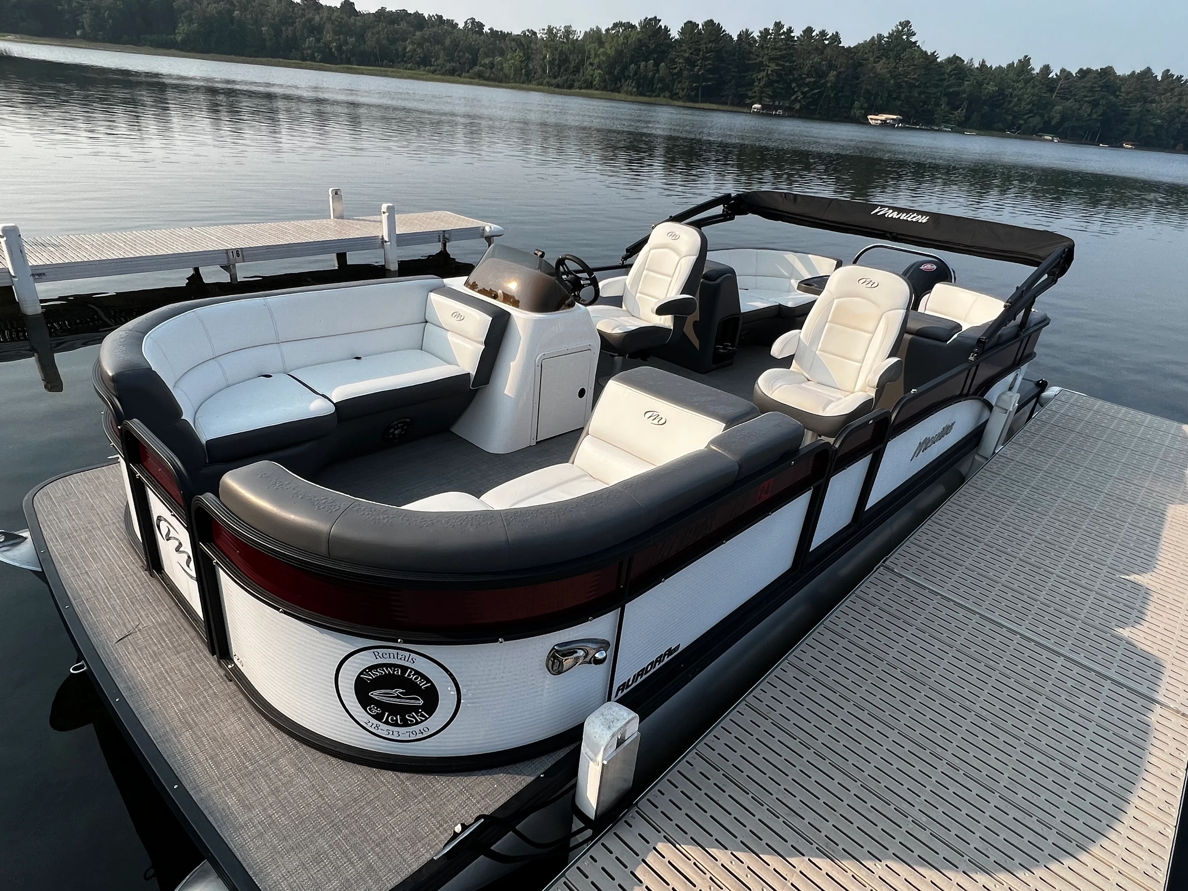 WPResort Pontoon Manitou 22', 115hp, Seats 10