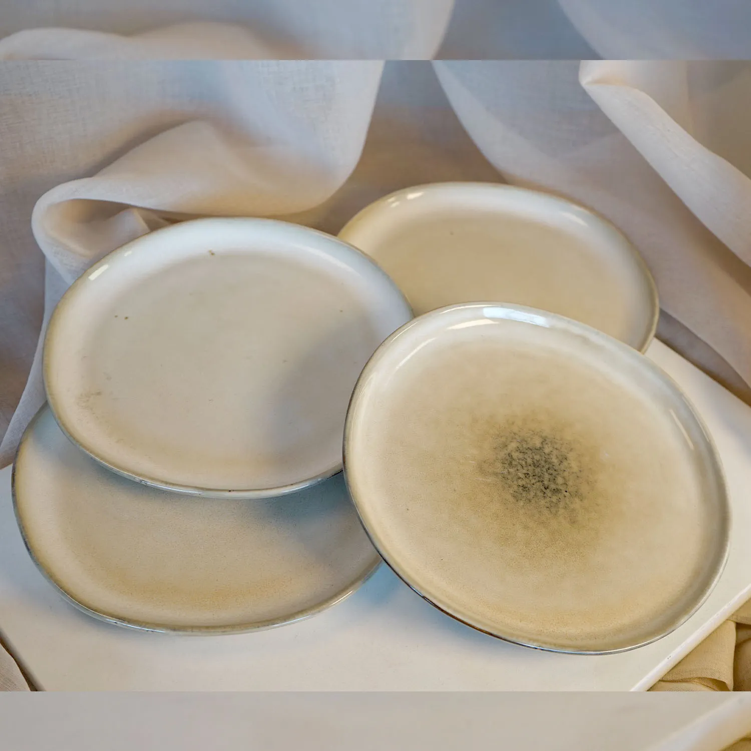 Beige Medium Plates