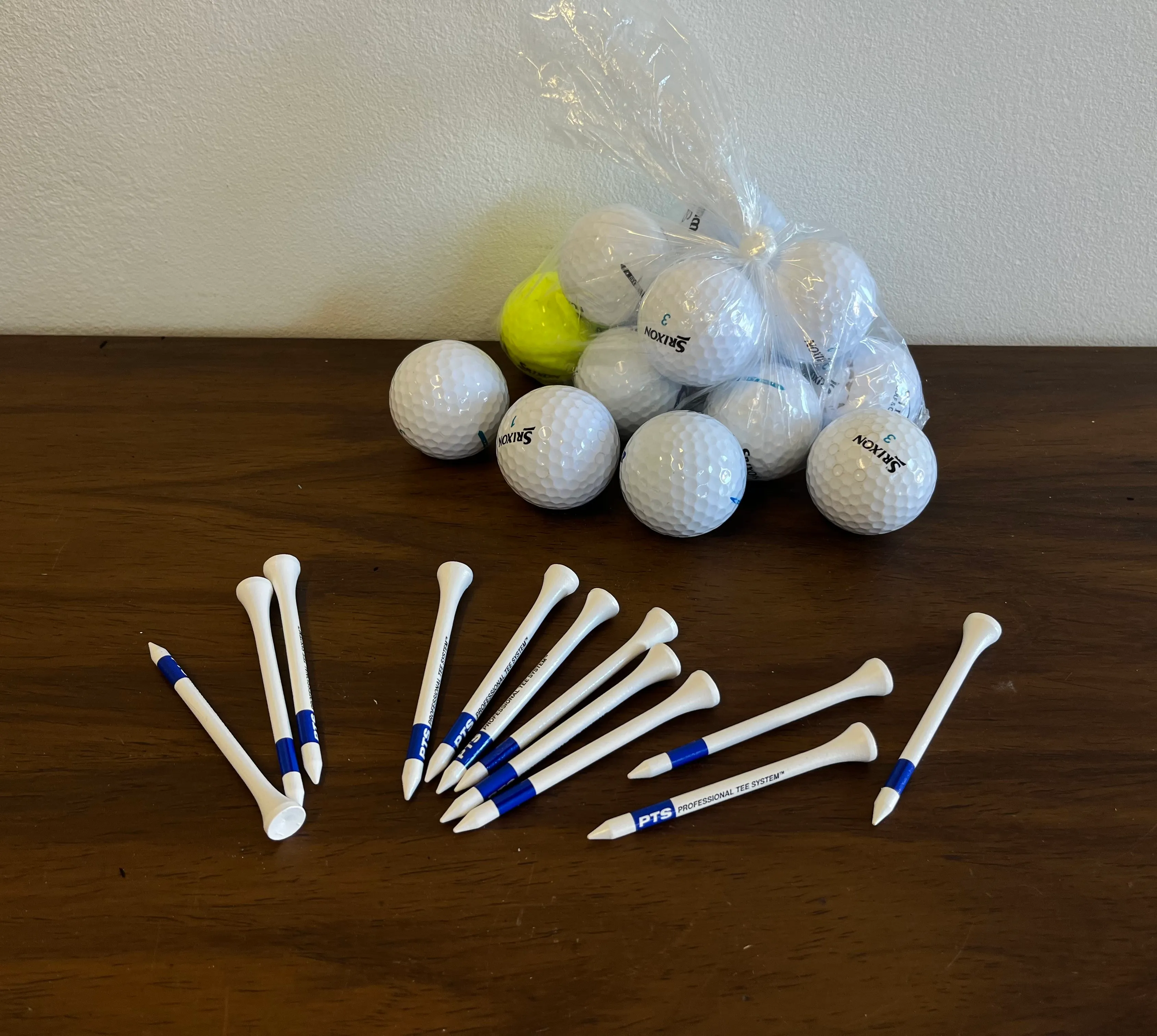 Golf Balls & Tees Set