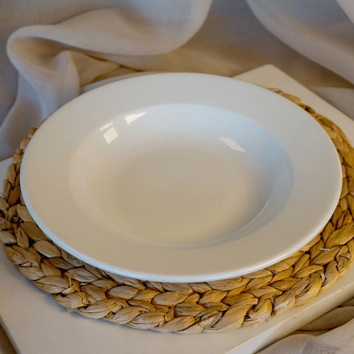 Edge White Bowl Plate