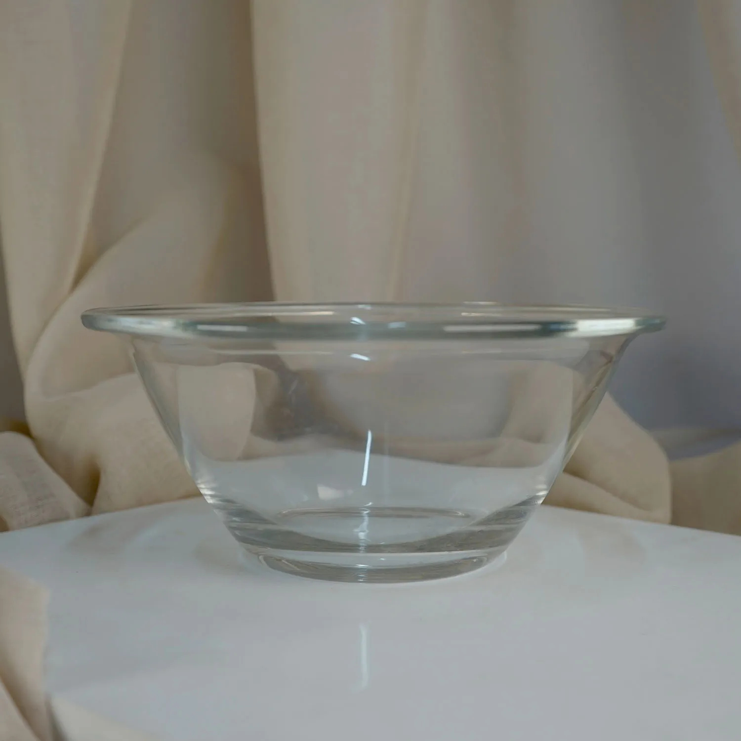 Medium Glass V Bowl 