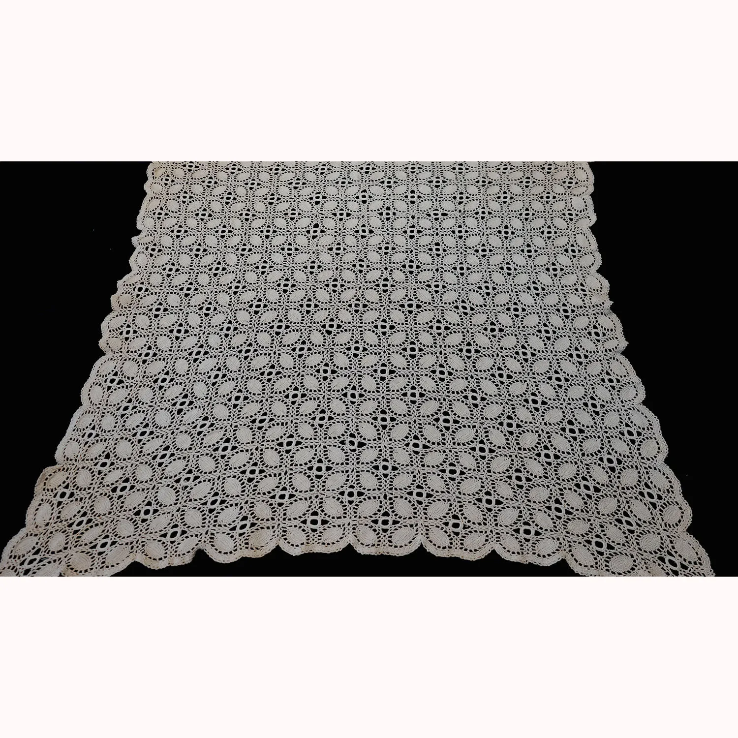 Square Lace Patterned Tablecloth