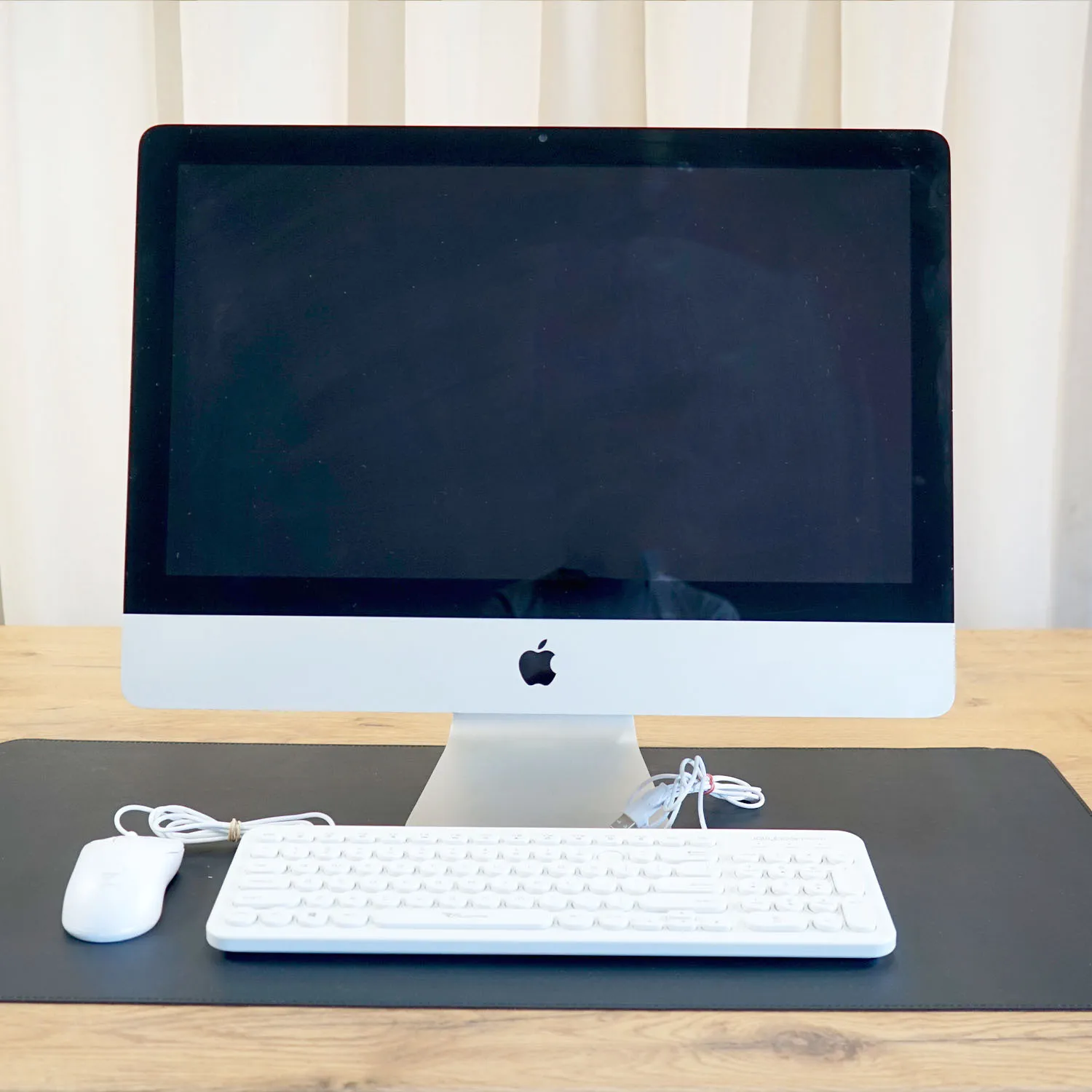 21.5 Inch 2010 Thicker model iMac