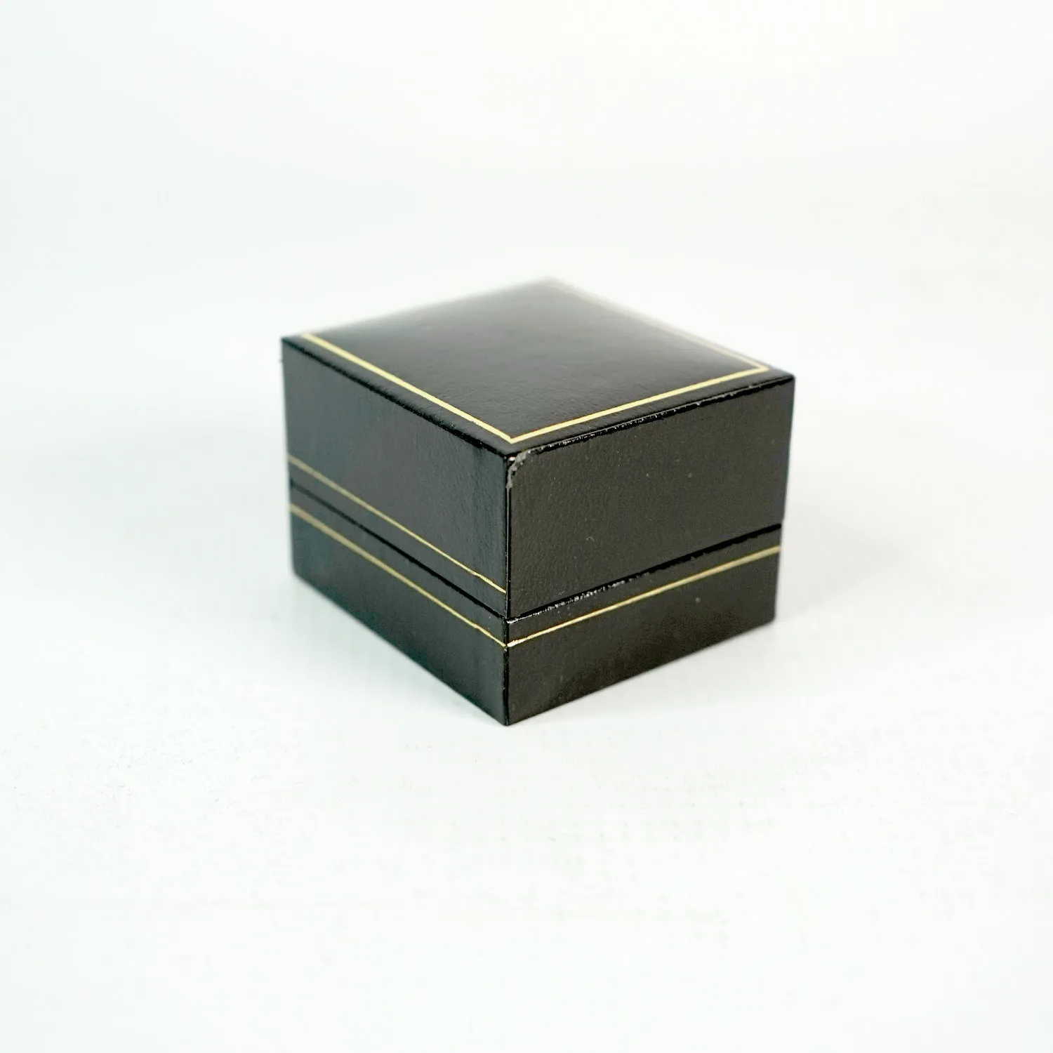 Ring box, black with gold stripe
