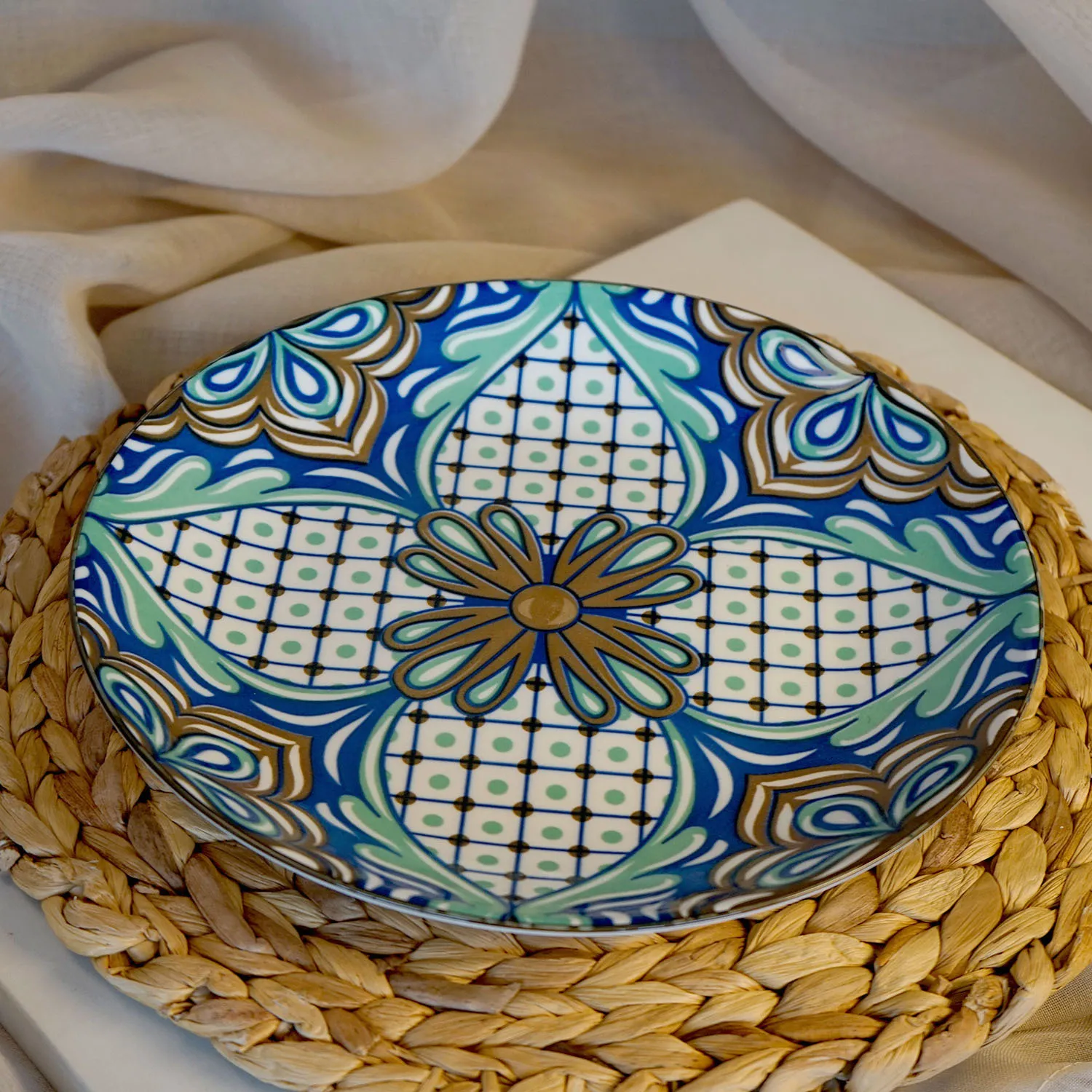 blue pattern dining plate