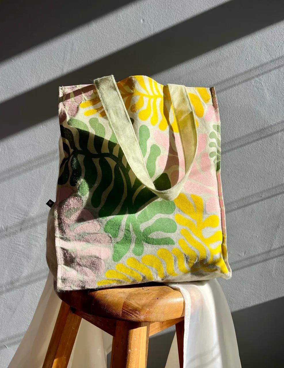 Leaved Print Shopping Bag