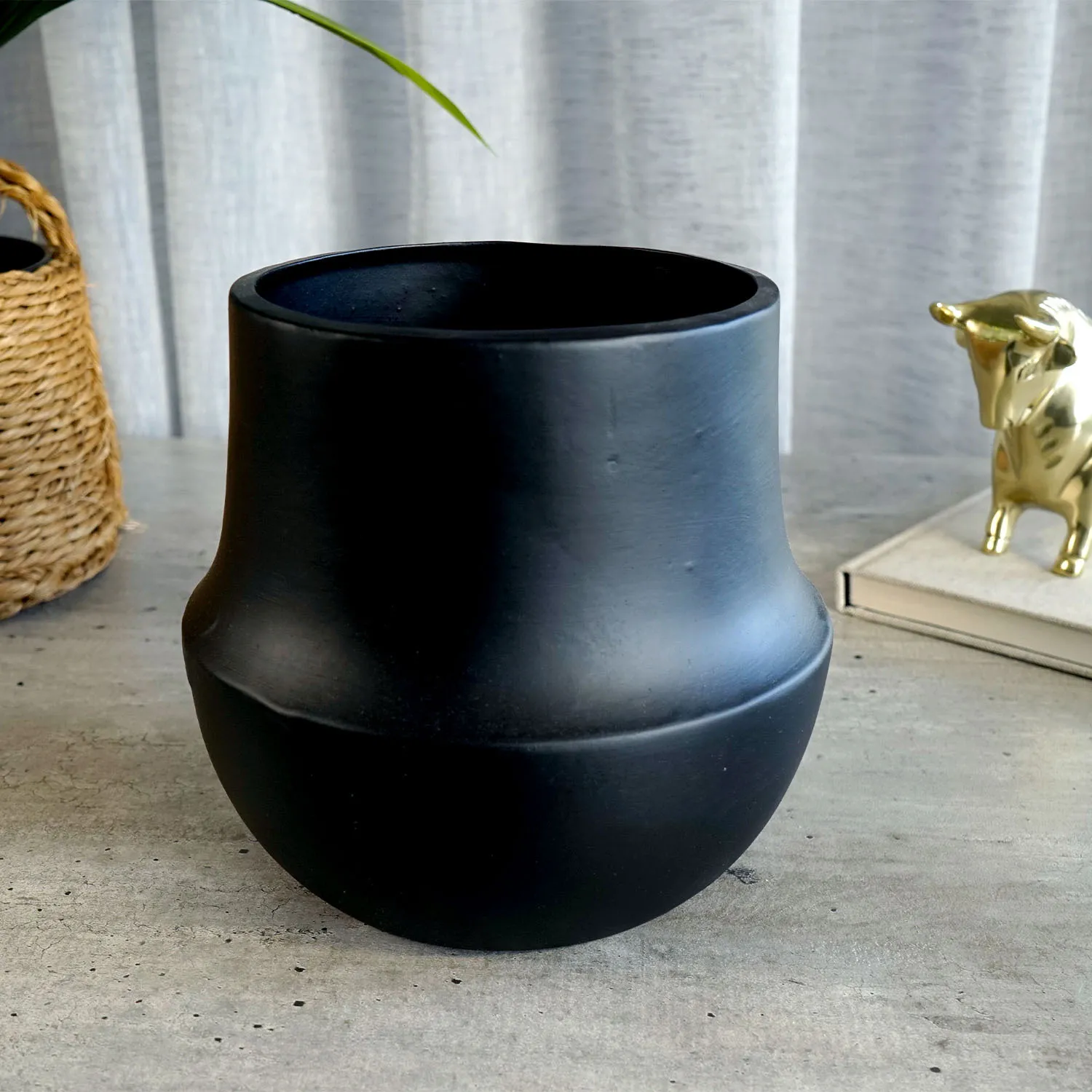Medium Black Planter