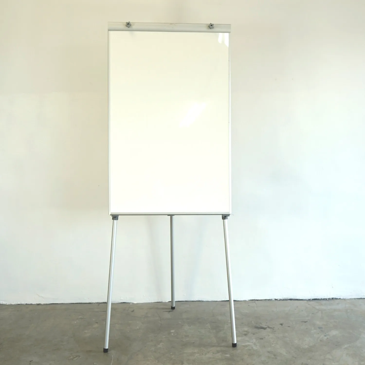Magnetic White board