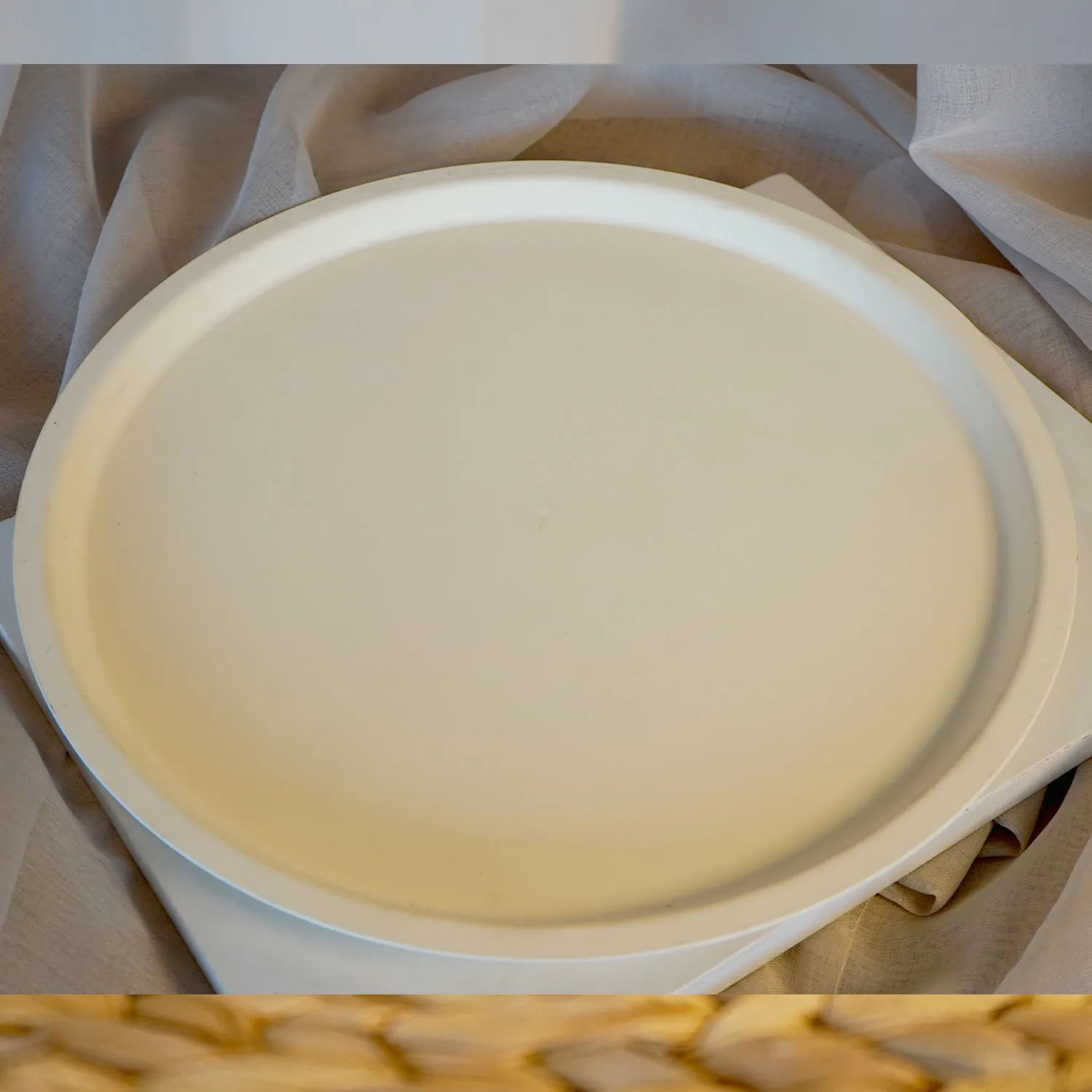 White tray