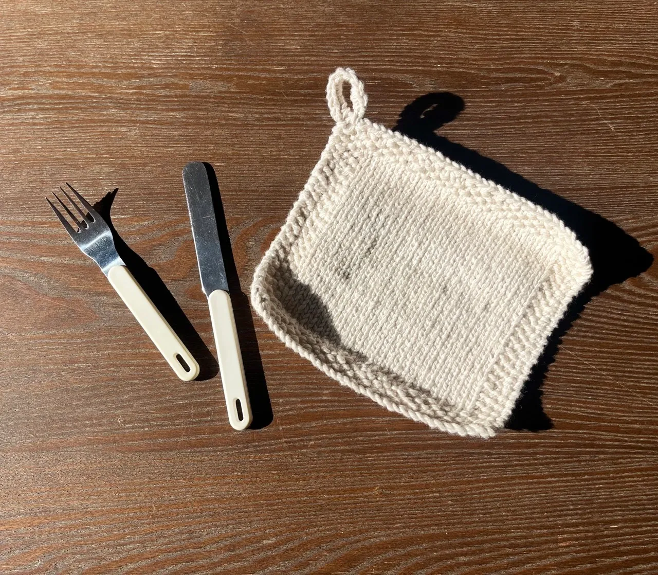 Cream Knitted Pot Holder