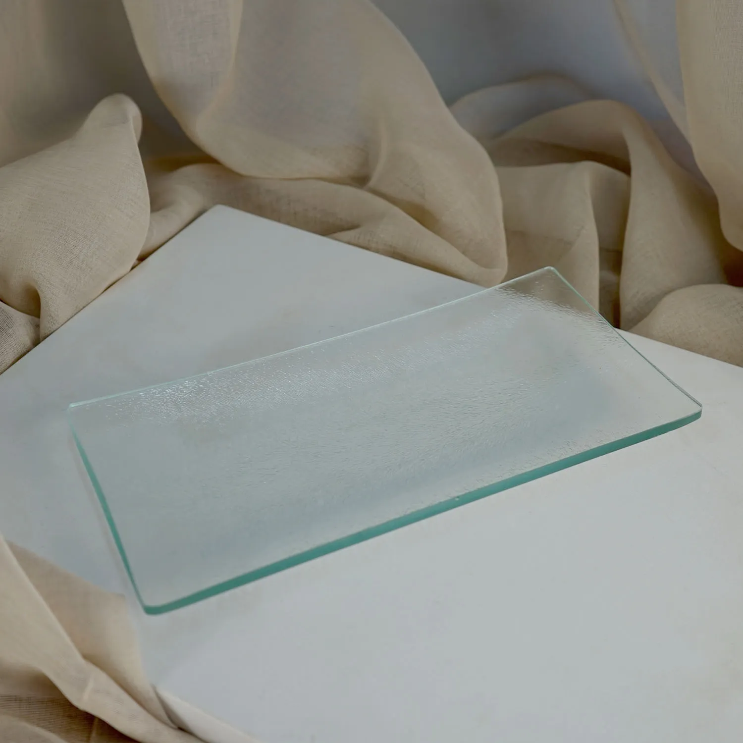 Medium Curved Glass Platter